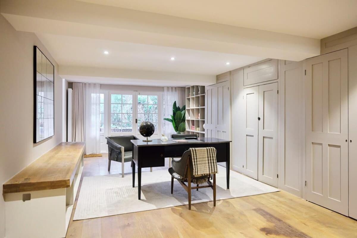 The Rosebery Retreat - Inviting 4BDR with Garden