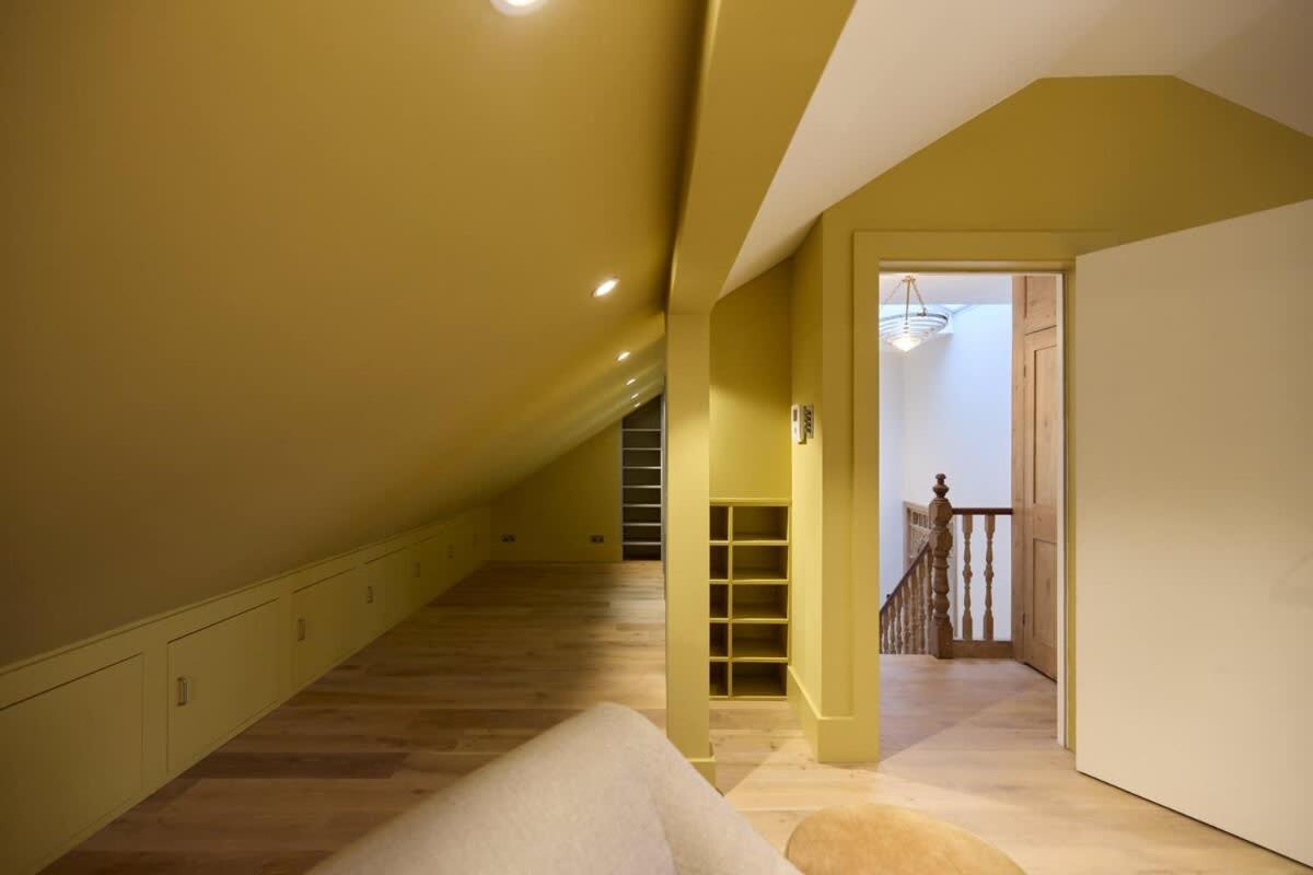 The Rosebery Retreat - Inviting 4BDR with Garden