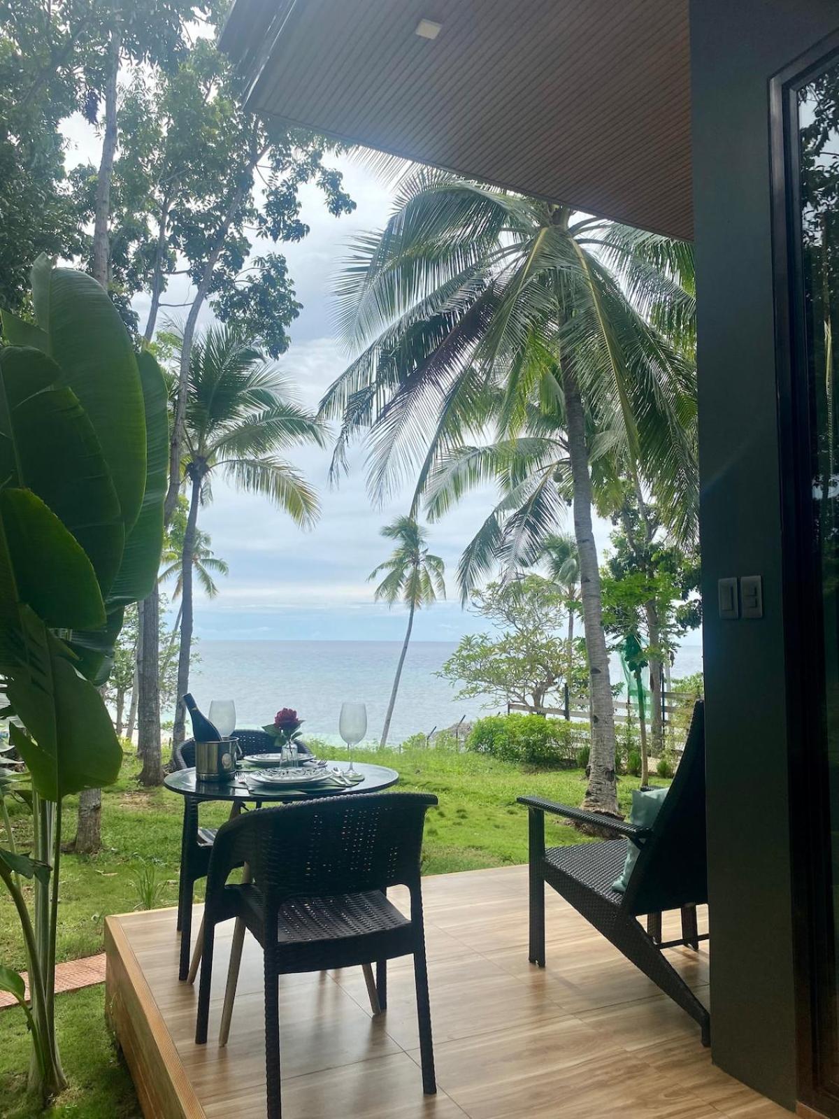 Jako Doma Beachfront Cabana