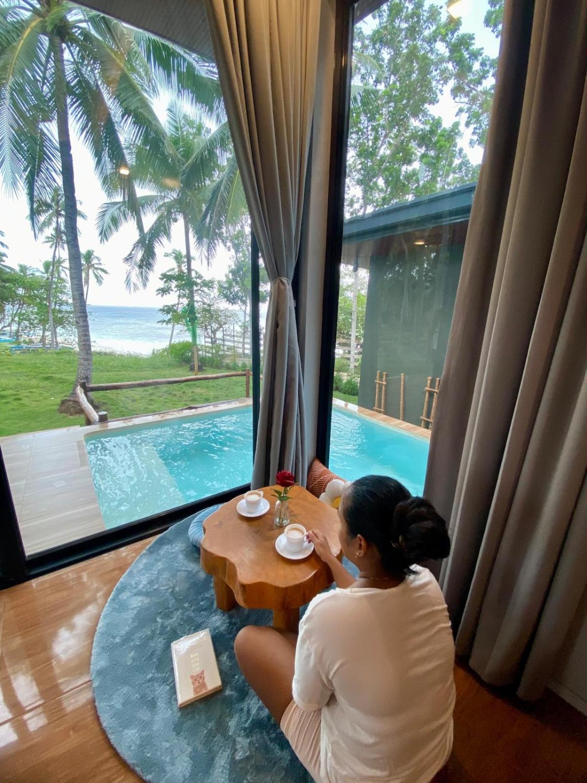 Jako Doma Beachfront Cabana