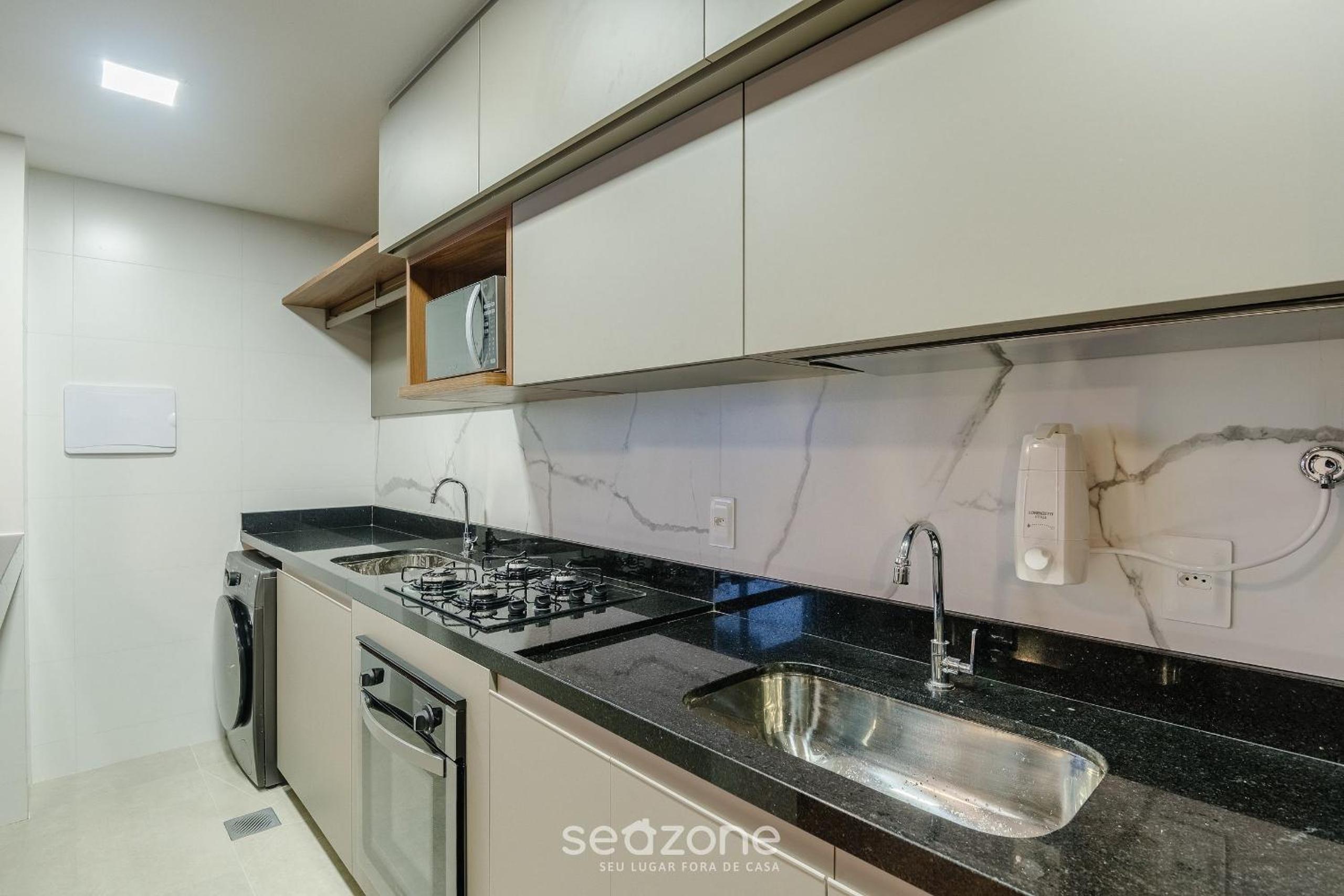 Building with New Apartments 300m from the Beach - EEP