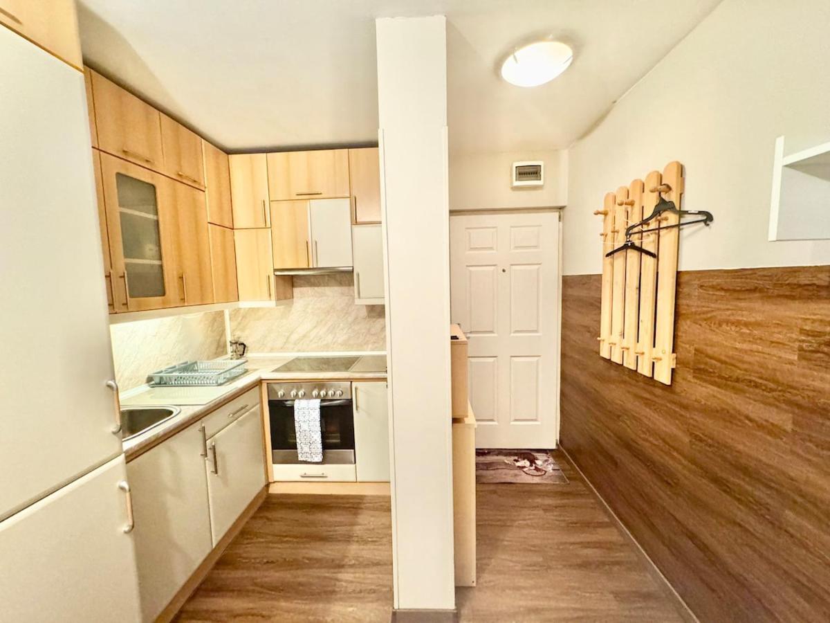 T27 Apartment Free Parking