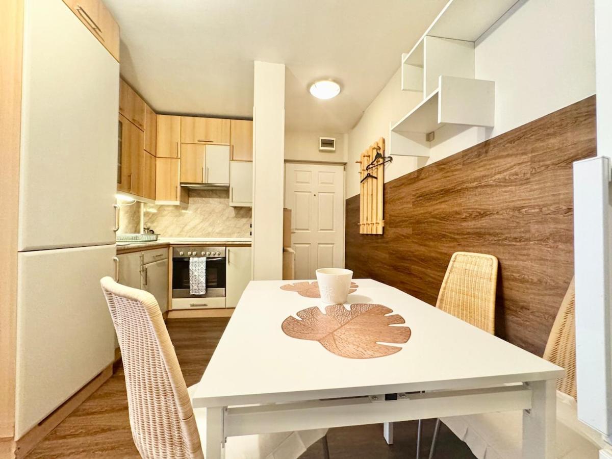 T27 Apartment Free Parking