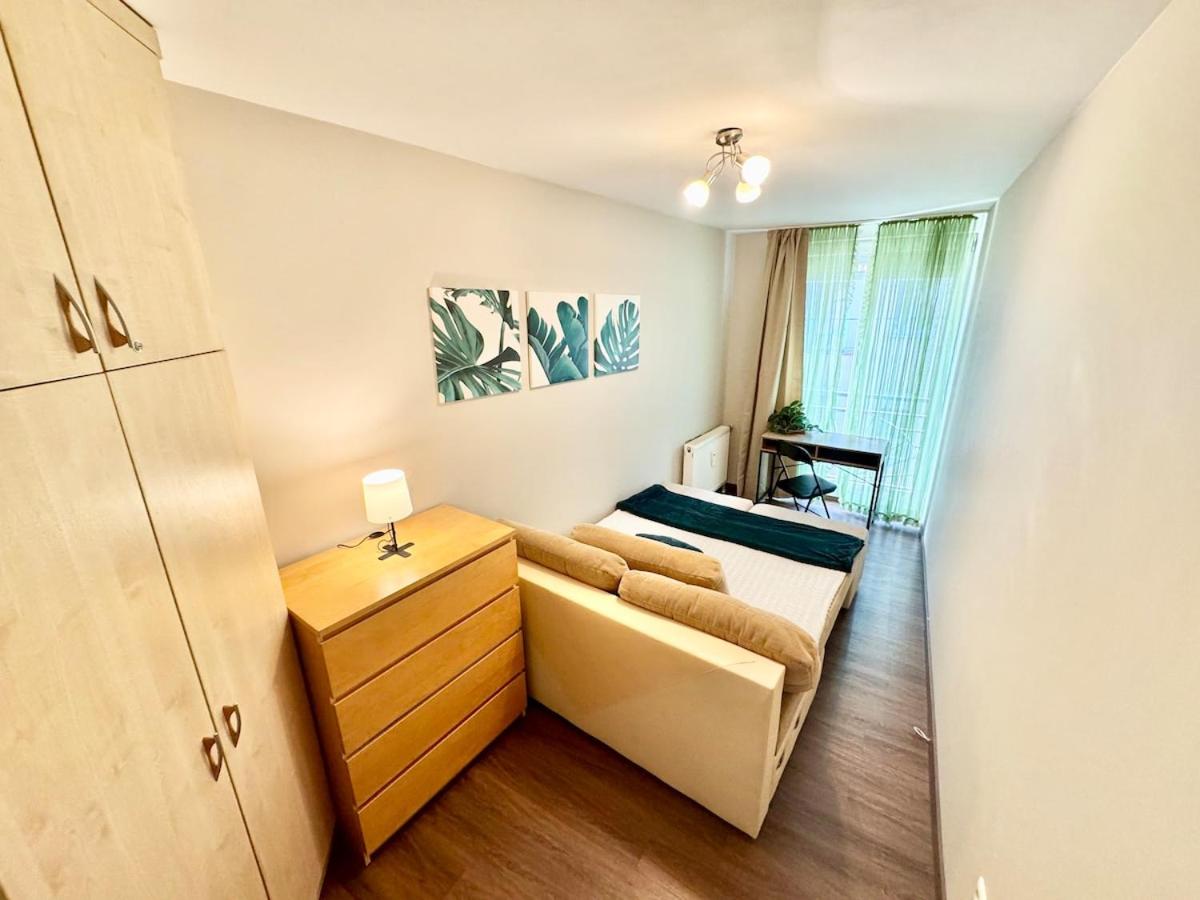 T27 Apartment Free Parking
