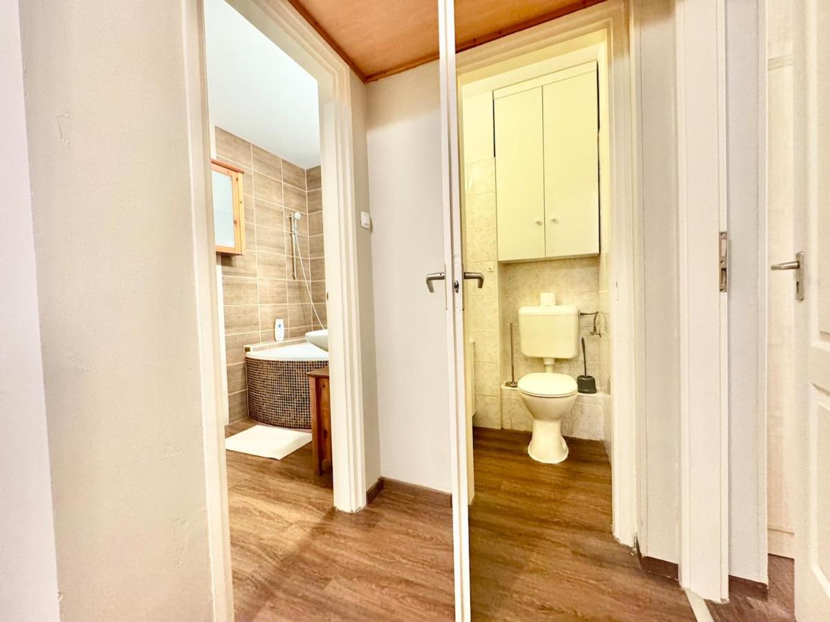 T27 Apartment Free Parking