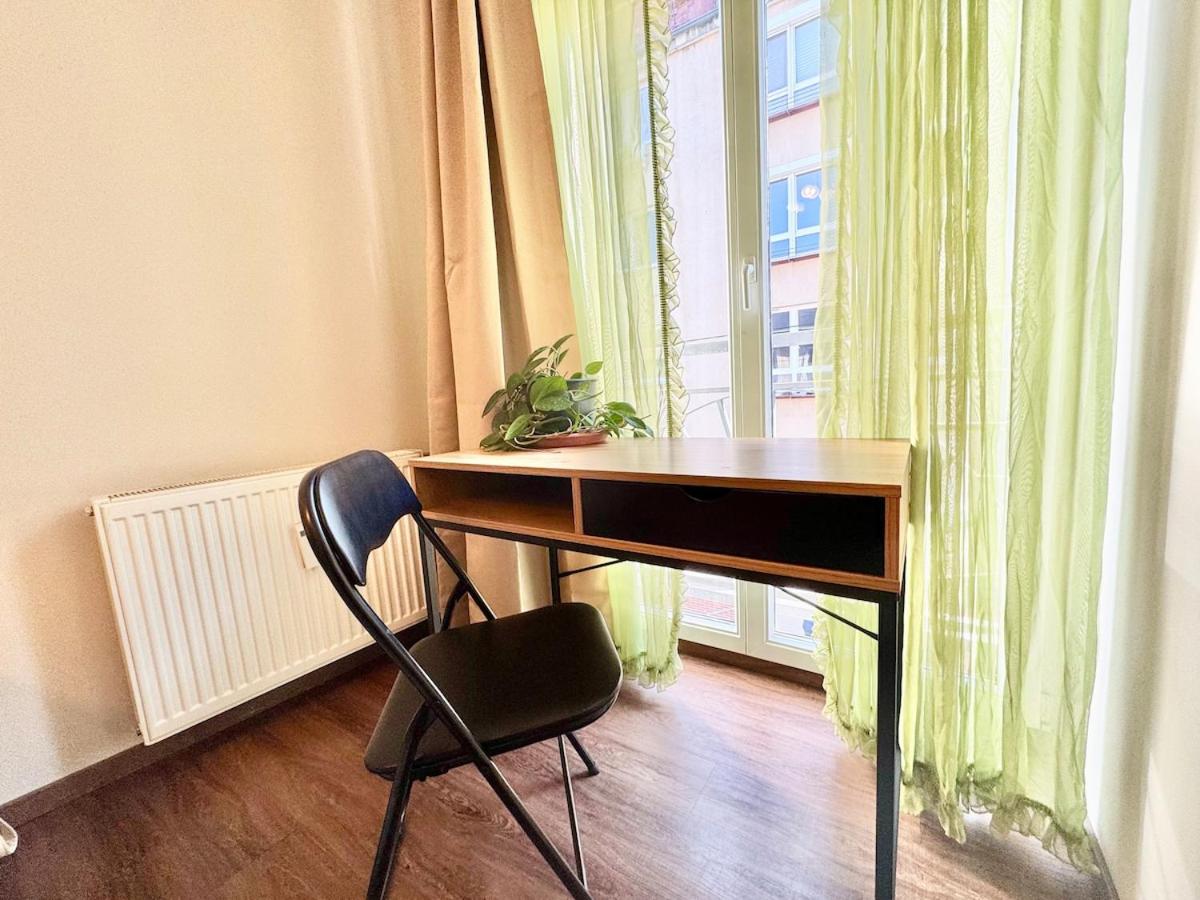 T27 Apartment Free Parking