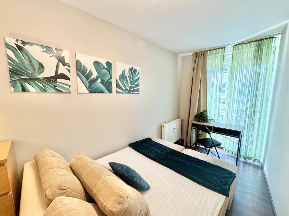 T27 Apartment Free Parking