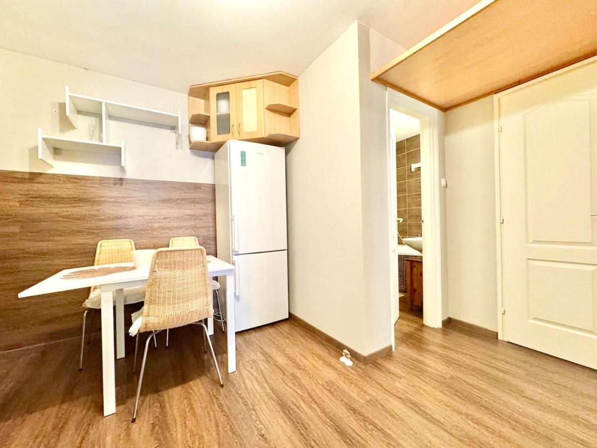 T27 Apartment Free Parking