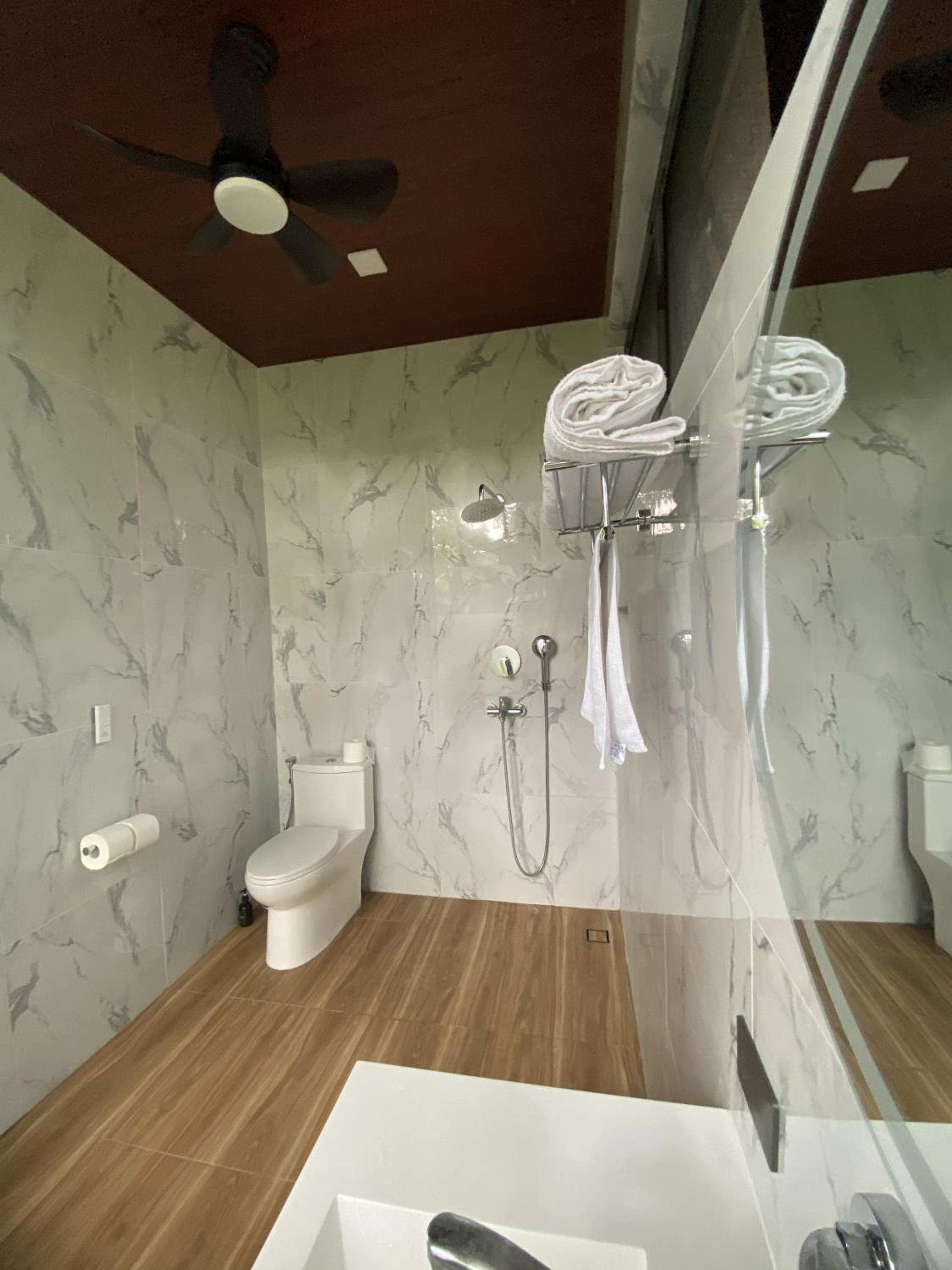 Jako Doma Beachfront Cabana