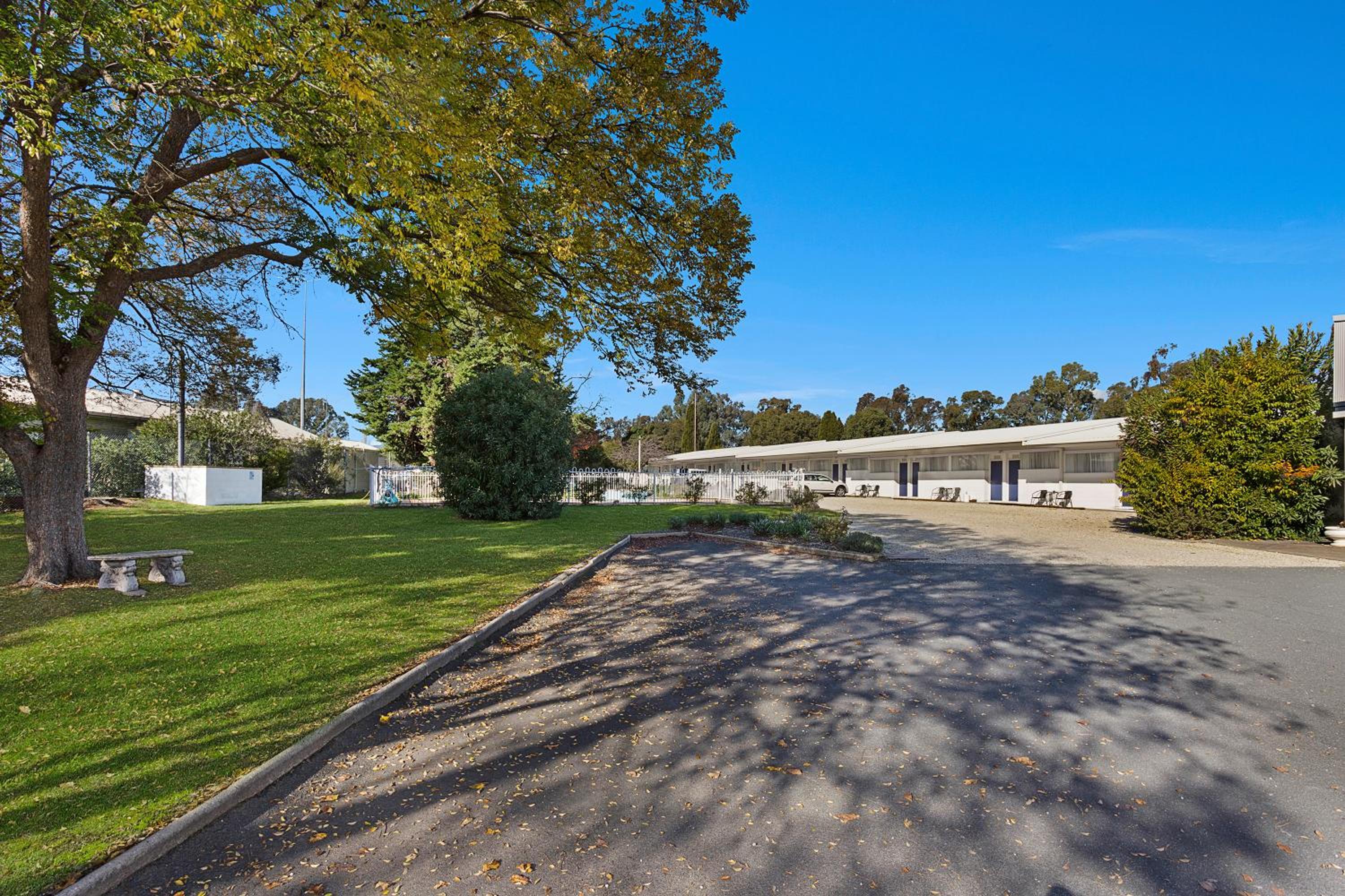 Byer Fountain Motor Inn