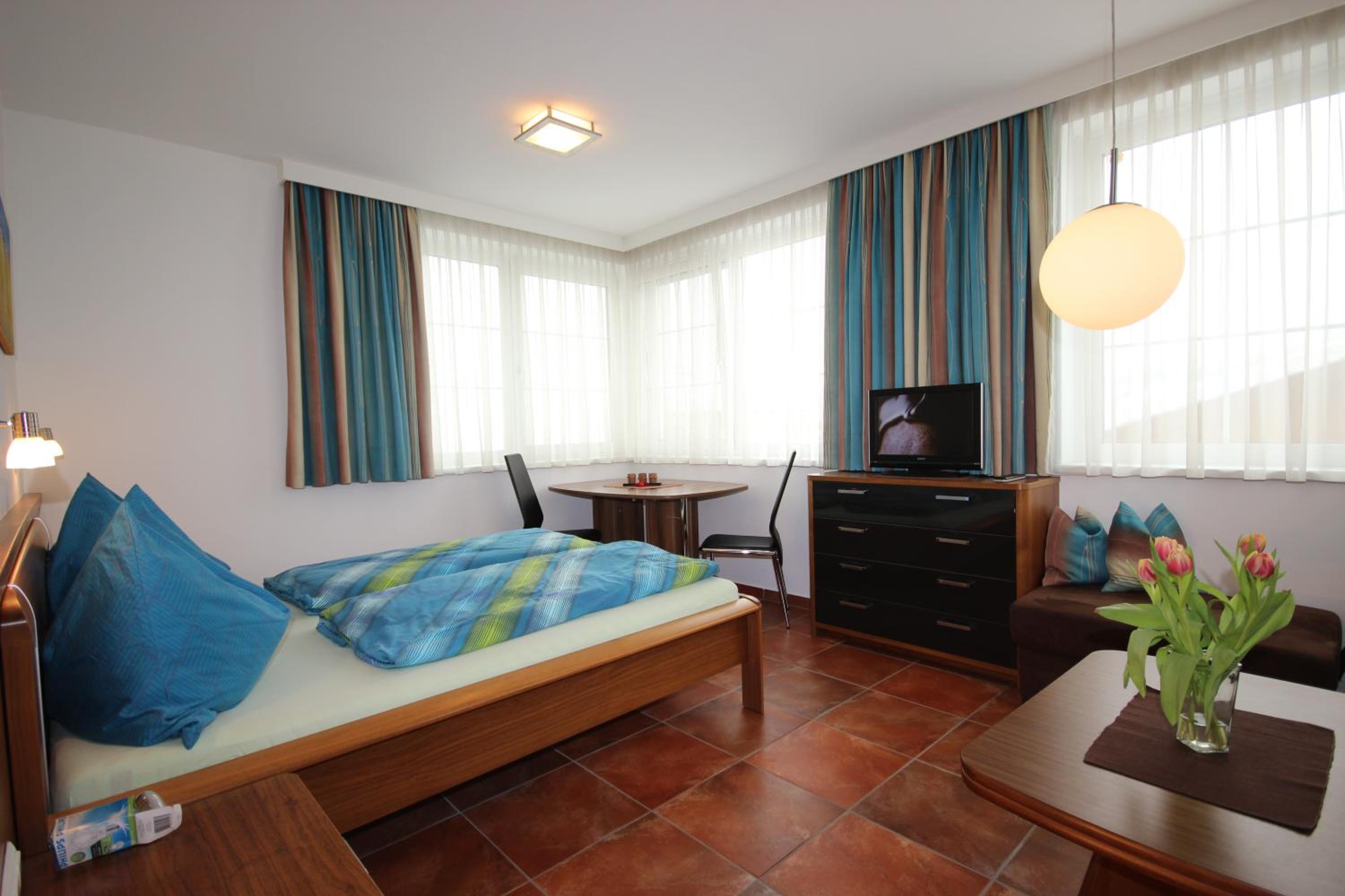 Apartments Schloß-Weißenstein-Straße