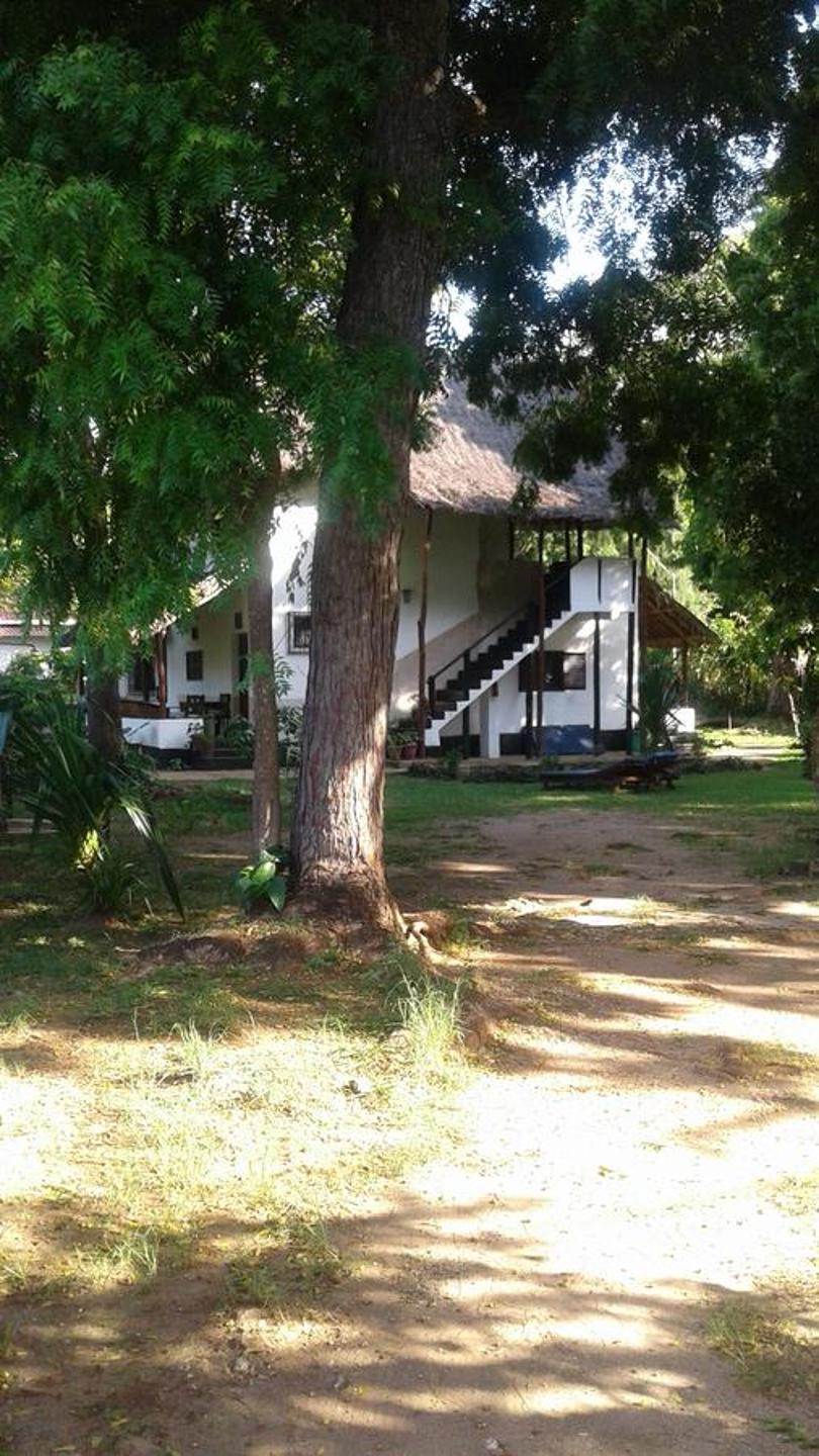Diani Banda Cottages view 4
