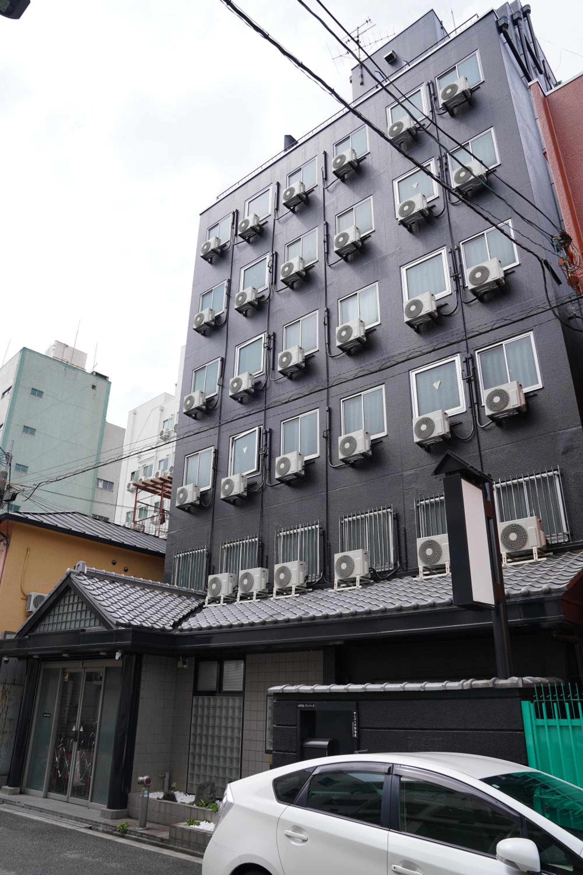 心斎橋難波関空直通Nambaminami South room Ambers Hostel