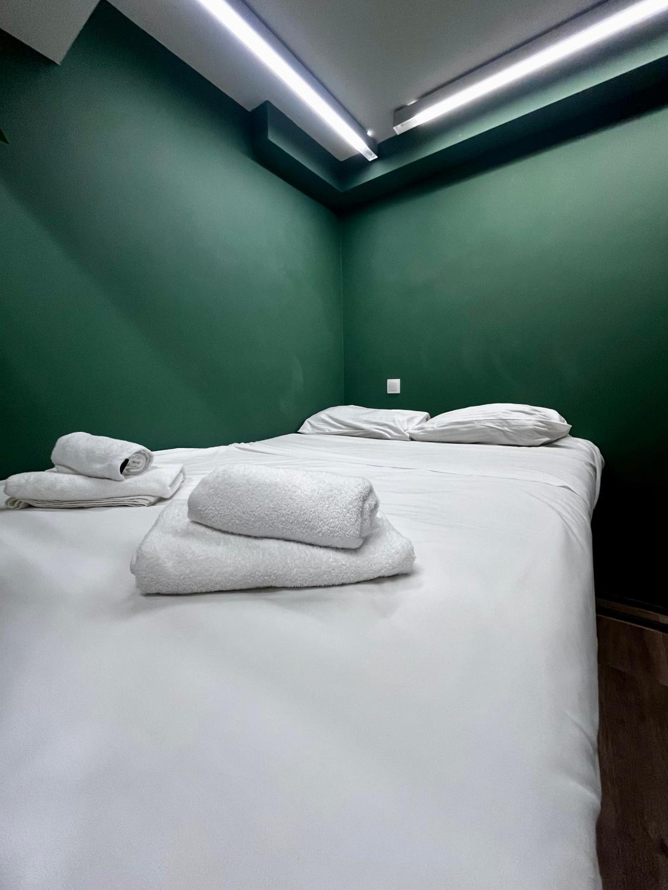 Central Cozy Studio, Ath