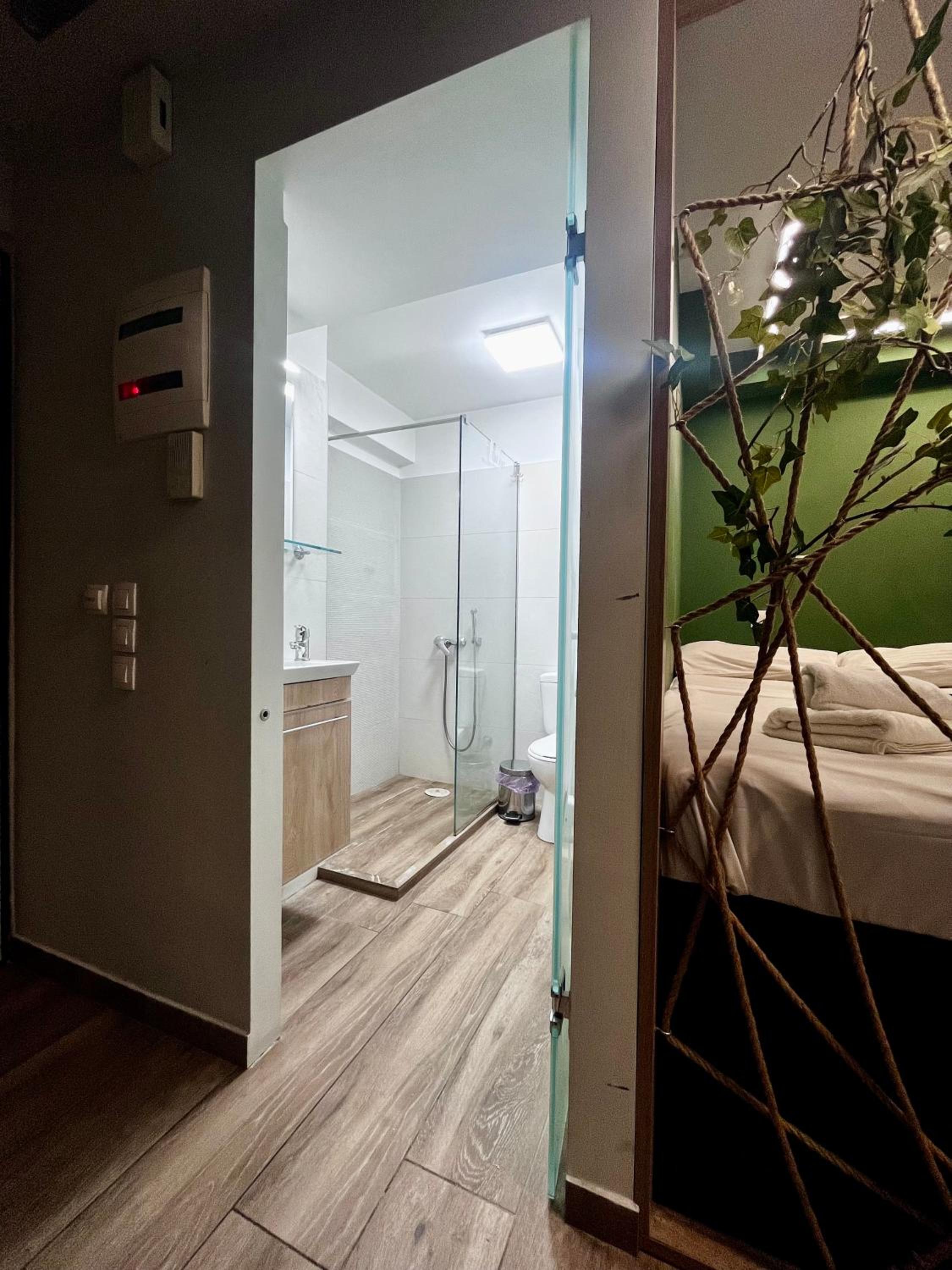 Central Cozy Studio, Ath