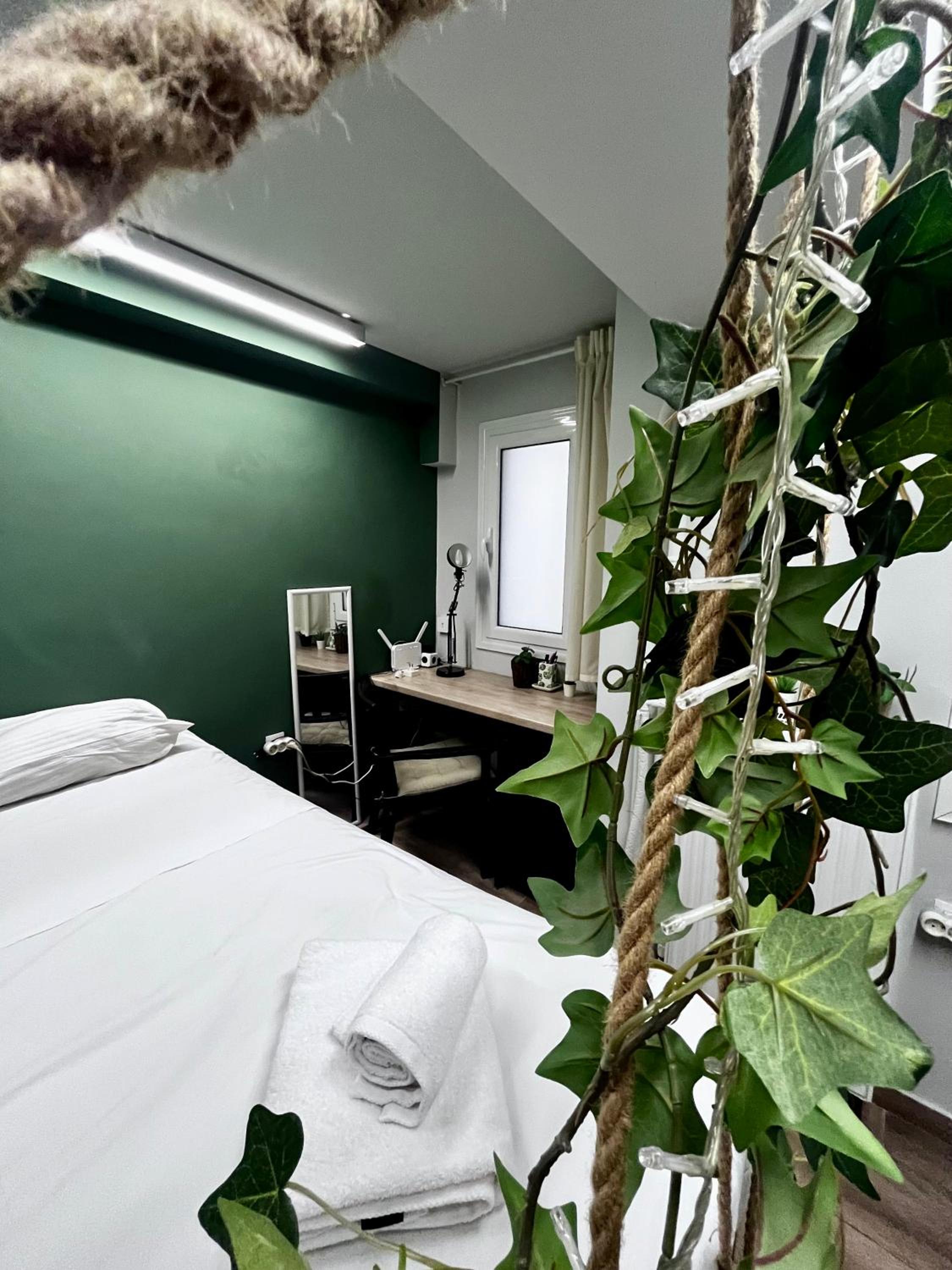 Central Cozy Studio, Ath