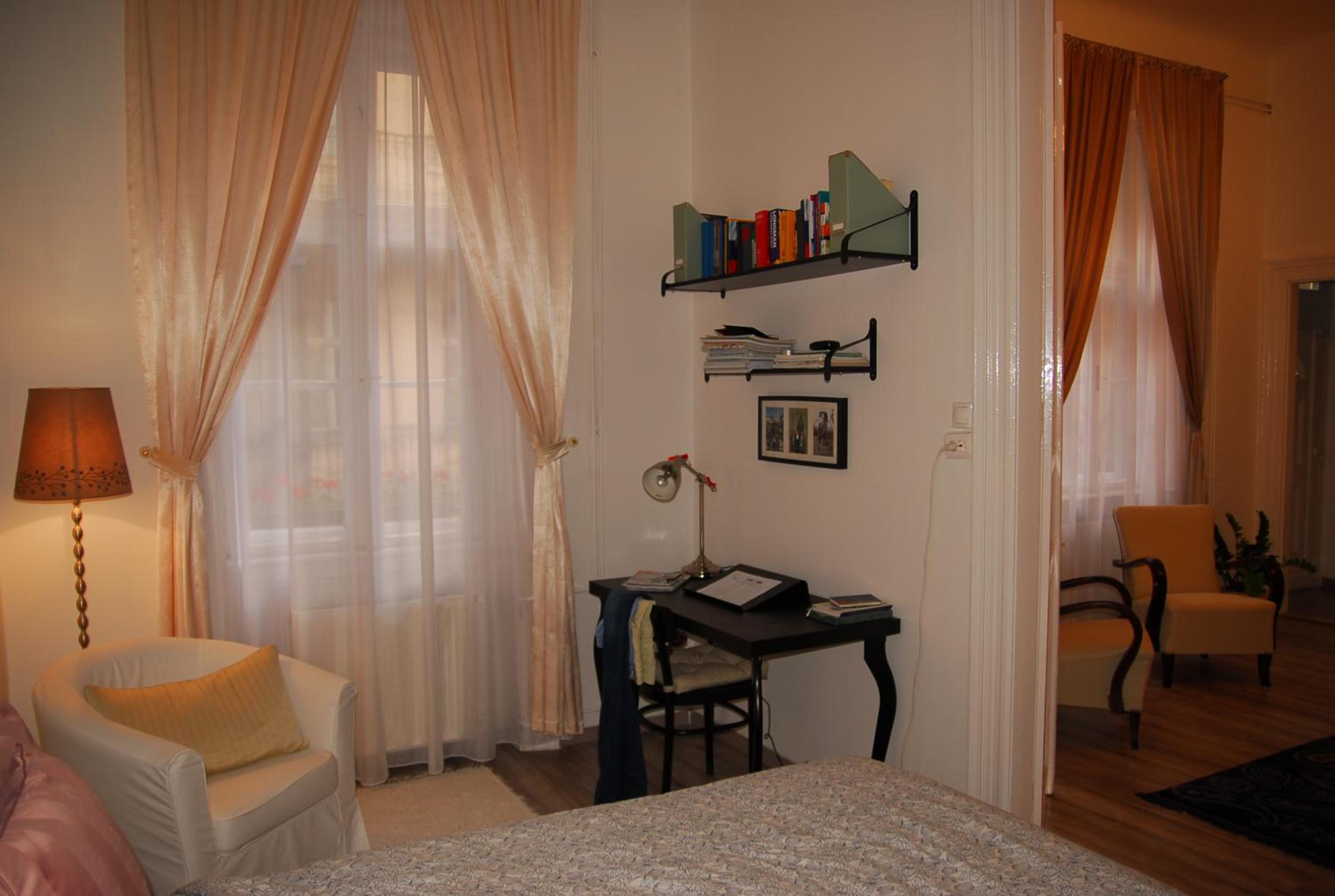 Balázs Apartment - Oktogon view 5
