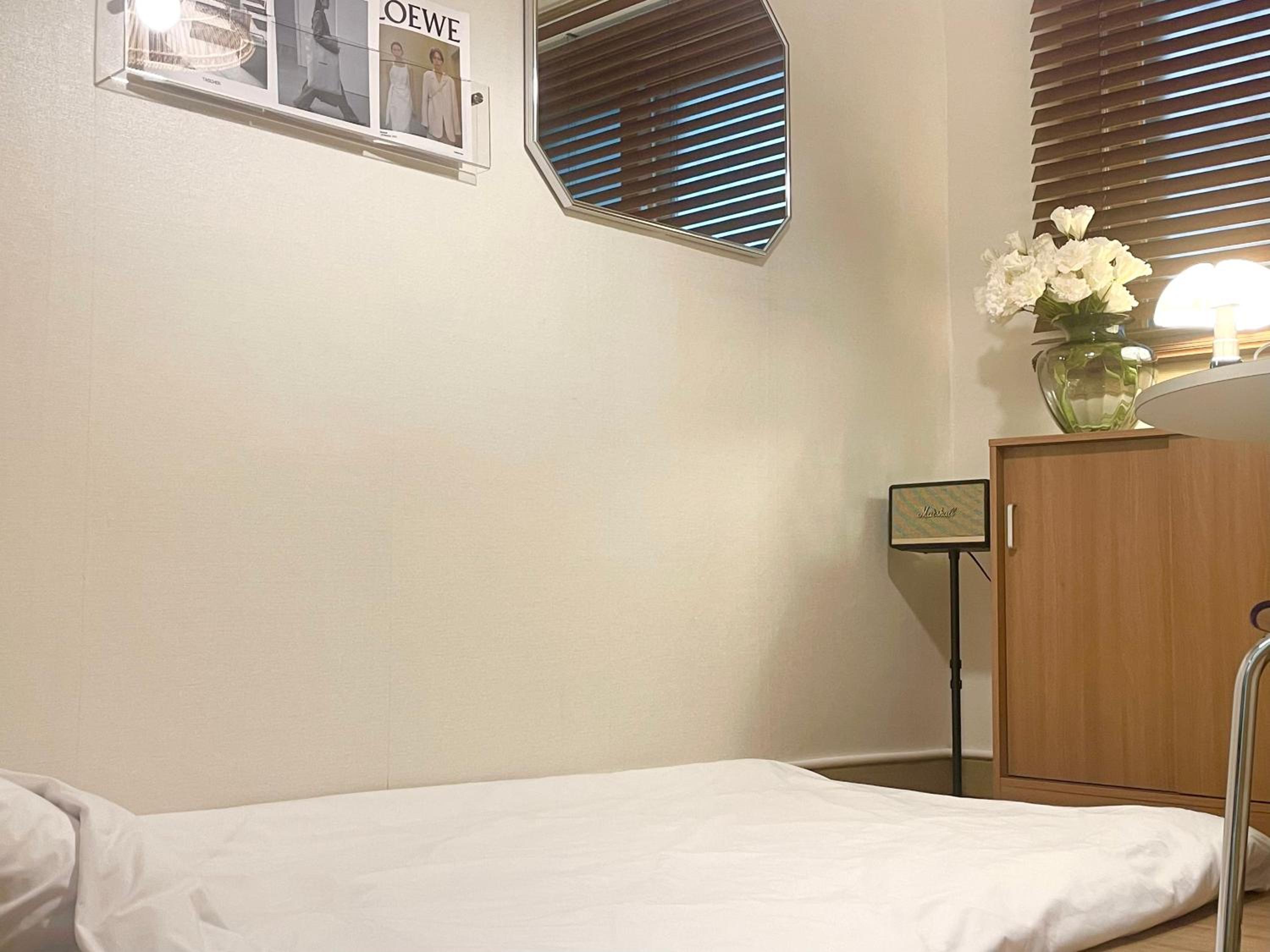 Konkuk University Station 2 Minute Walk Soft Rest in the City Near Seongsu
