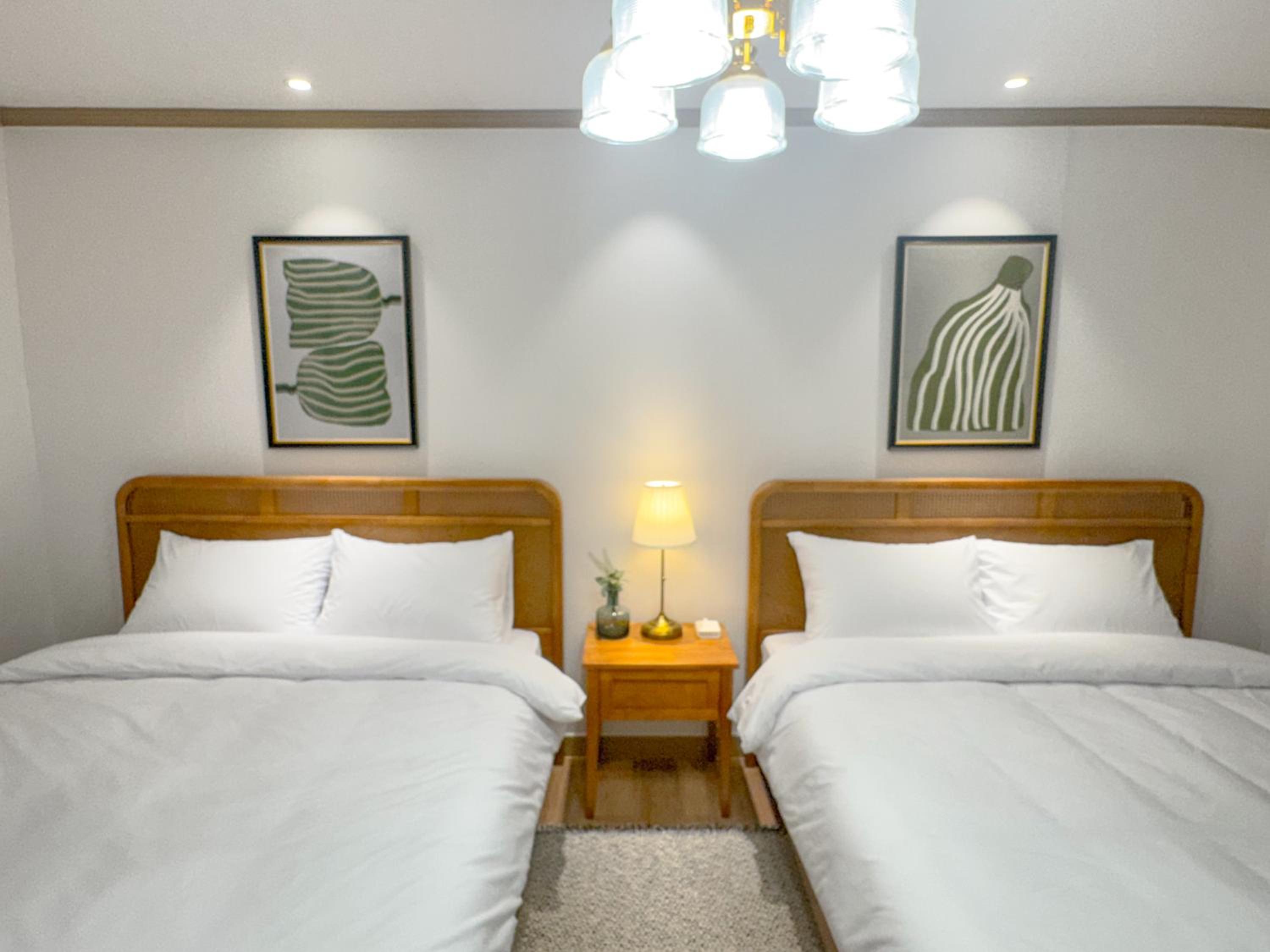 Konkuk University Station 2 Minute Walk Soft Rest in the City Near Seongsu