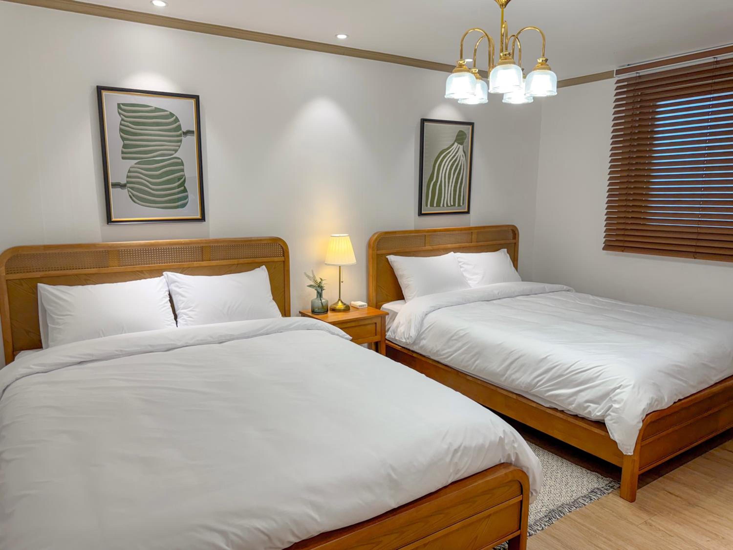 Konkuk University Station 2 Minute Walk Soft Rest in the City Near Seongsu