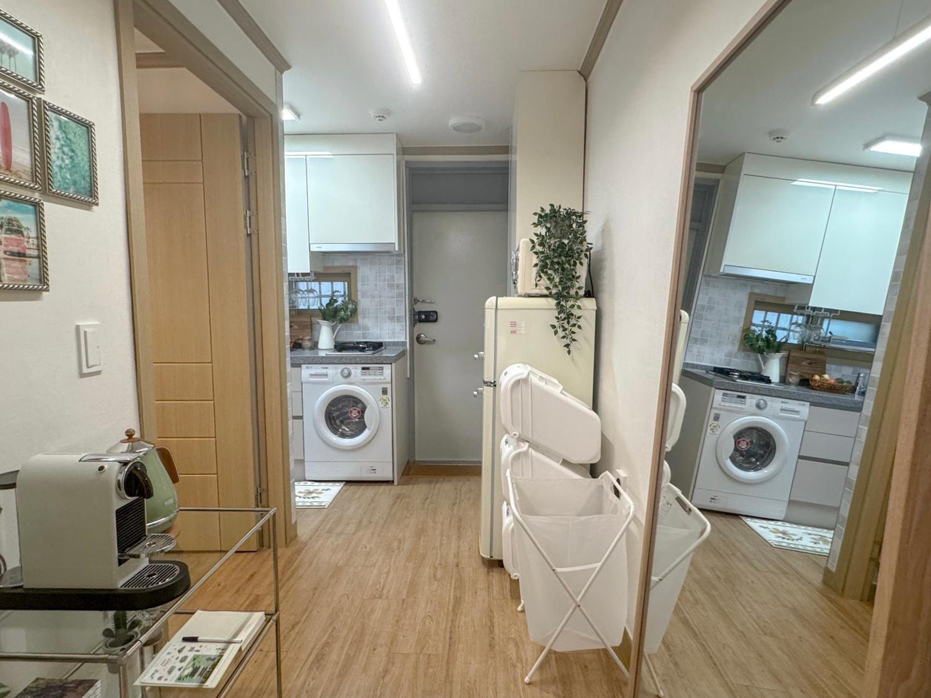 Konkuk University Station 2 Minute Walk Soft Rest in the City Near Seongsu