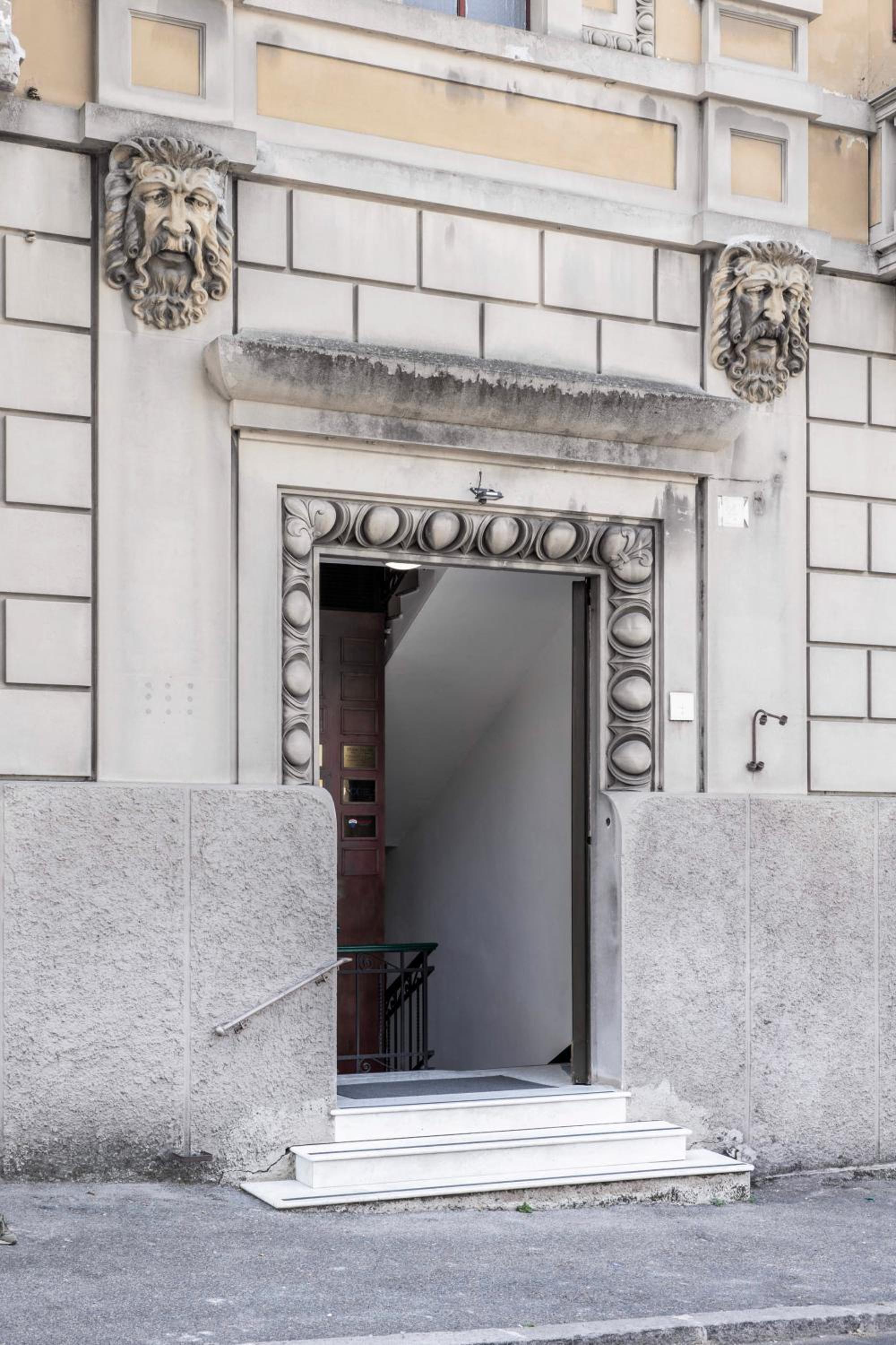 Vatican Pertusa Luxury Suites by Quinto Piano