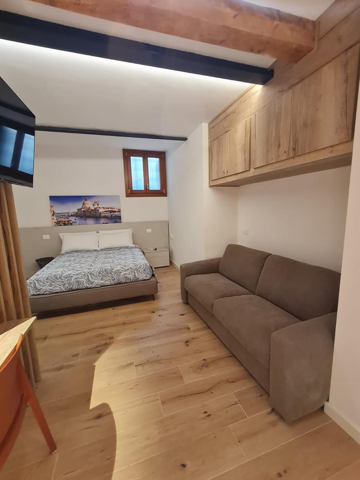 Levante House