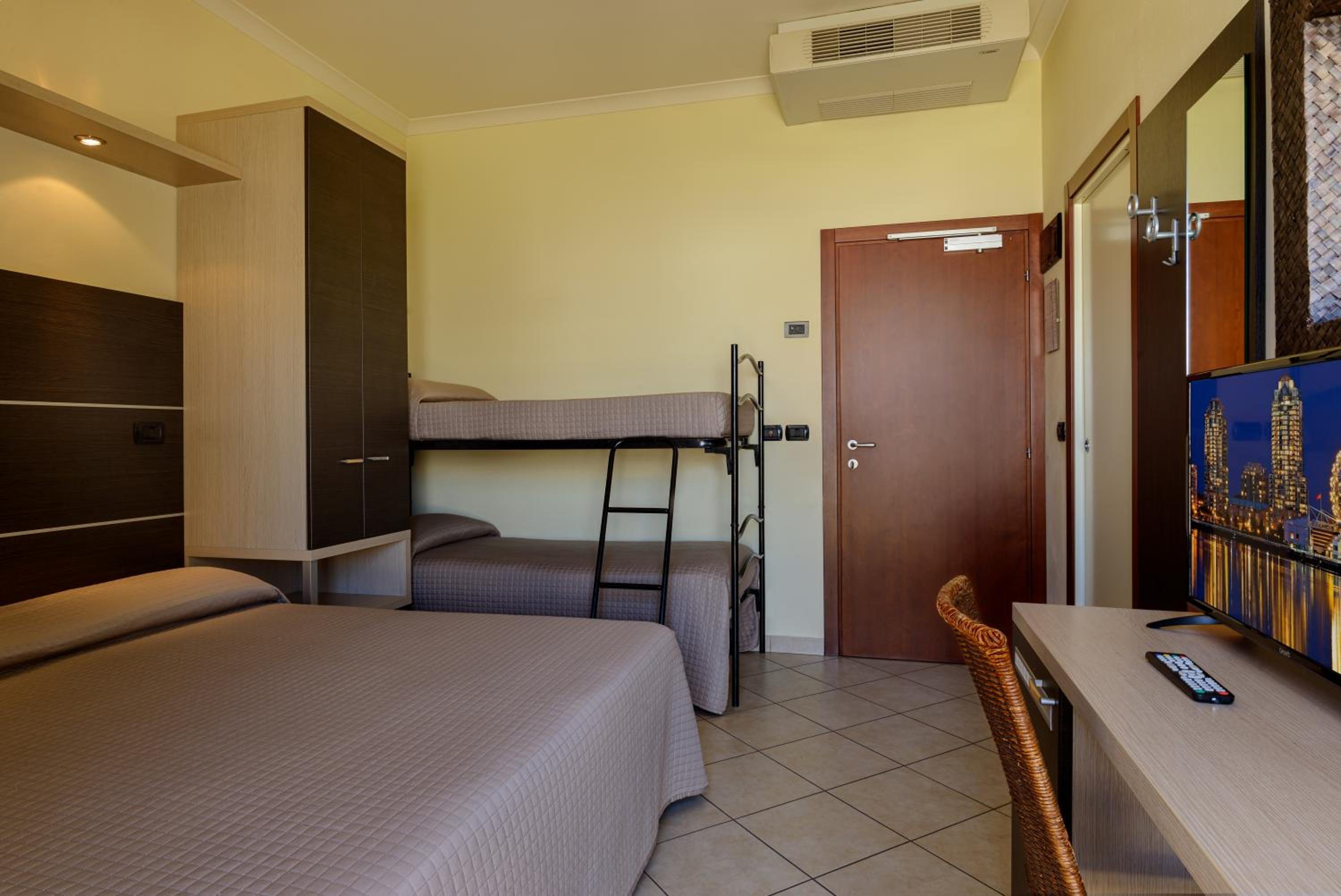 Hotel Bridge, photo 46