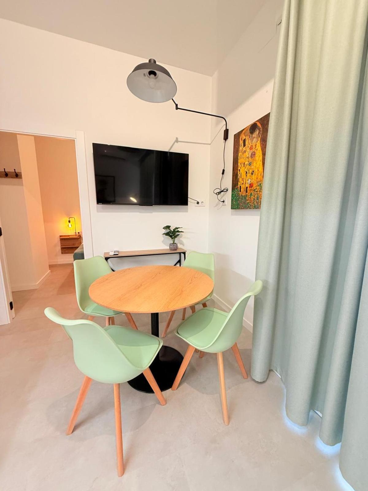 Travel Habitat Oceanografic Suites