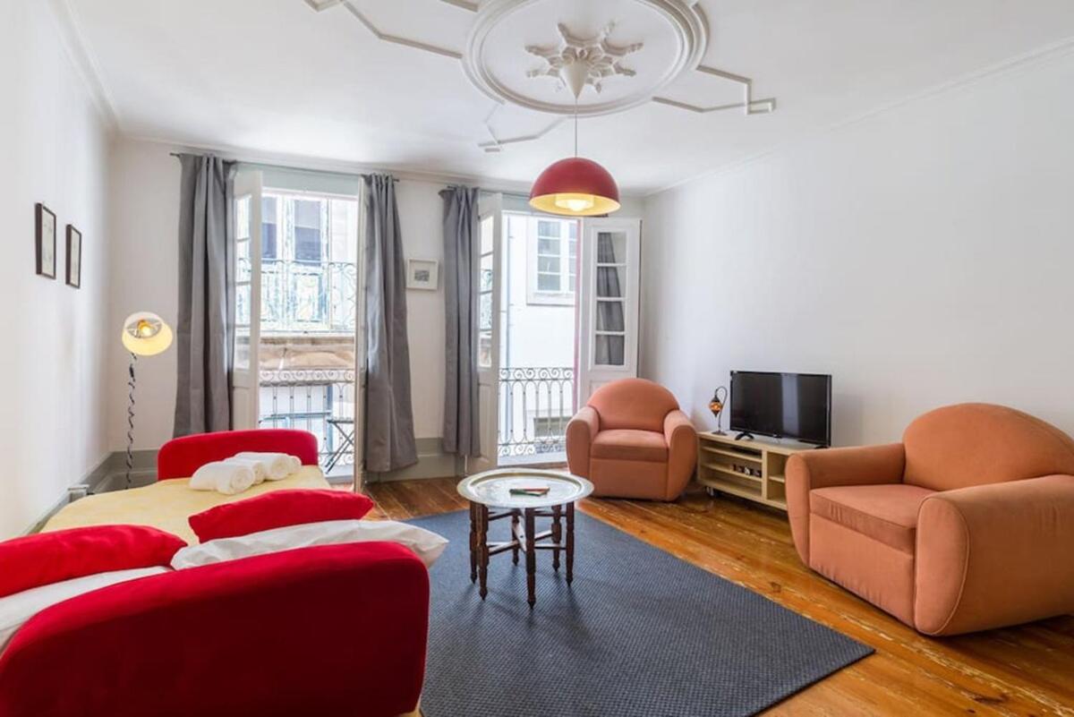 Charming Apartment by Hosty