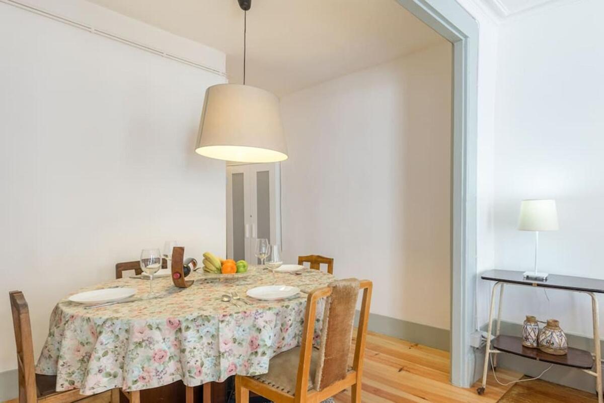 Charming Apartment by Hosty