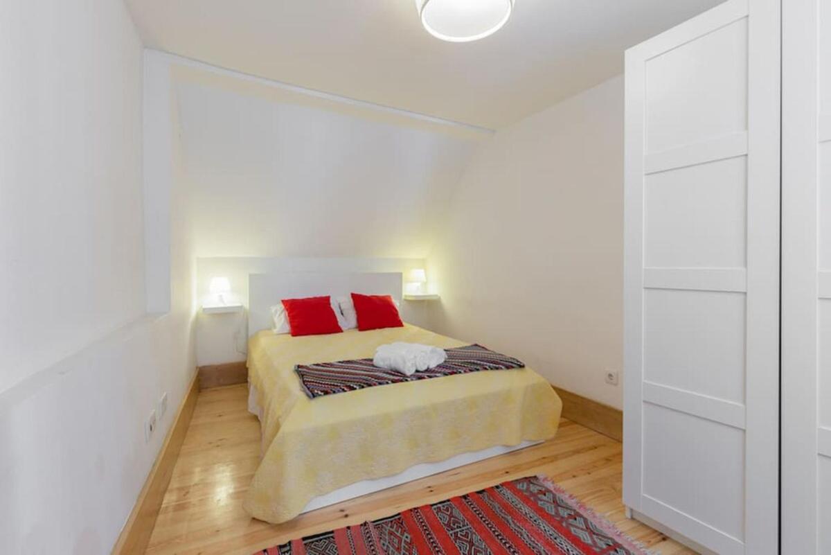 Charming Apartment by Hosty