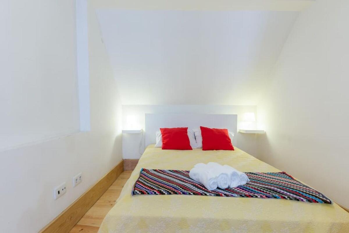 Charming Apartment by Hosty