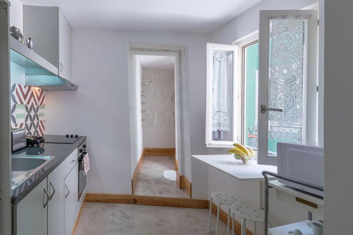 Charming Apartment by Hosty