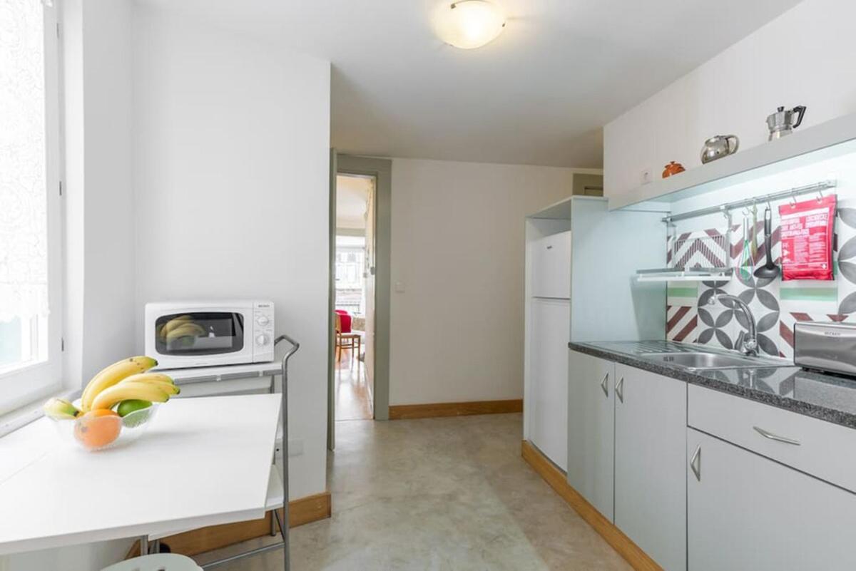 Charming Apartment by Hosty