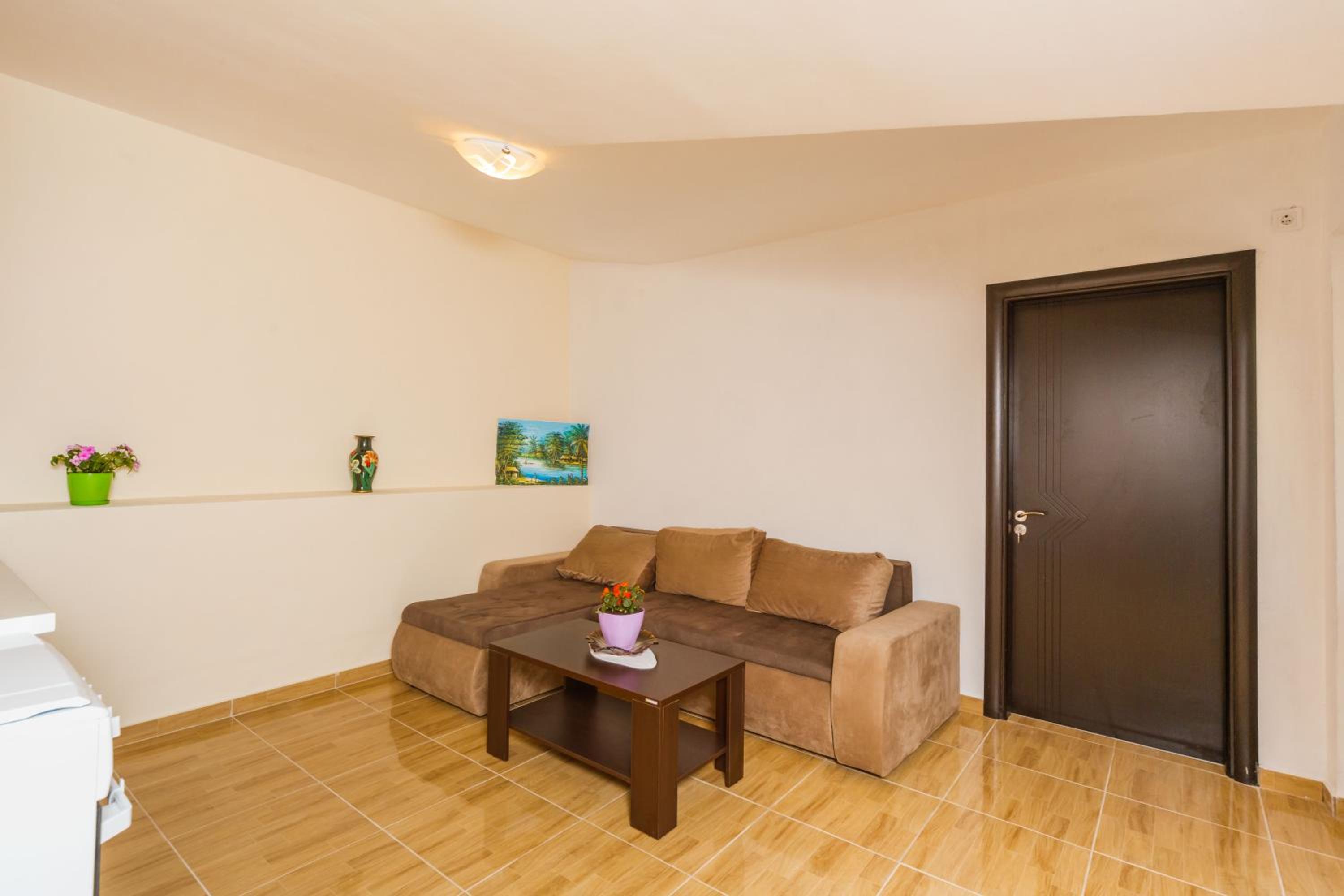 Paradise Bay Apartments