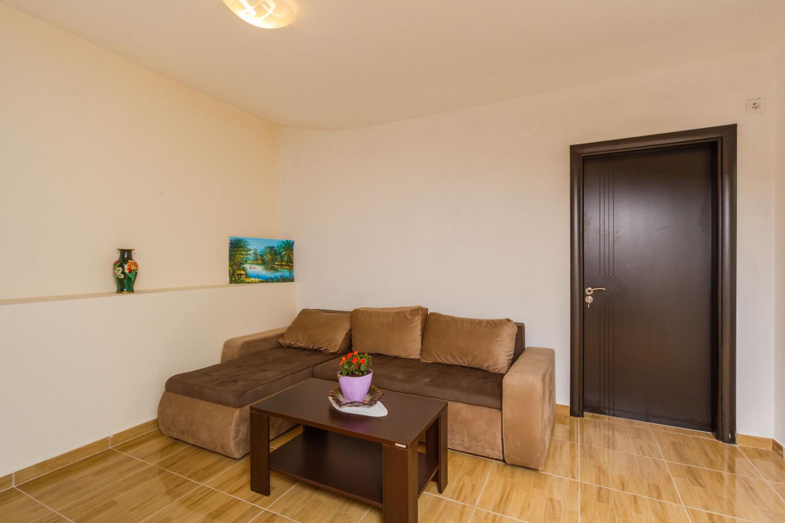 Paradise Bay Apartments