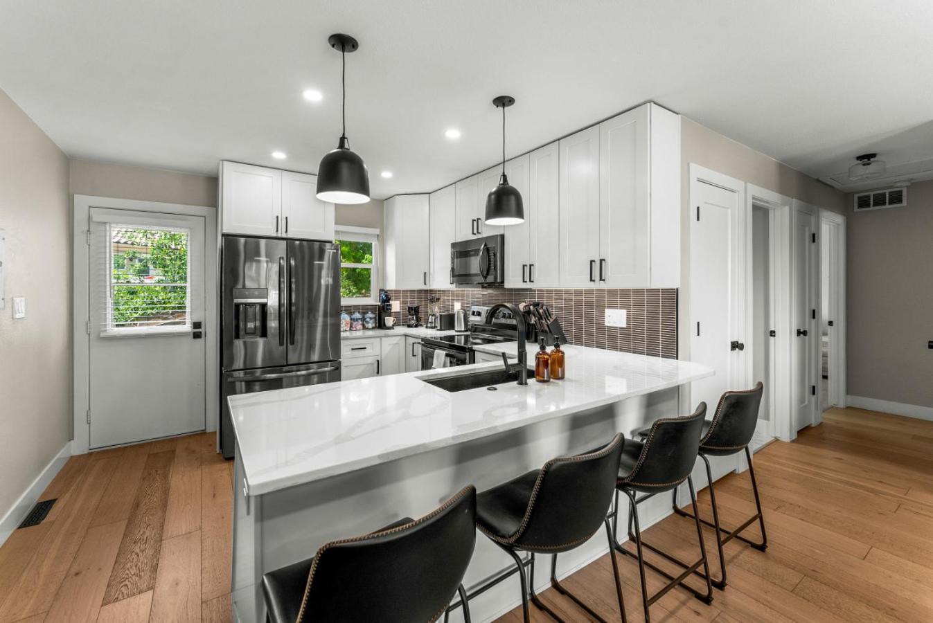 Stylish Arvada Duplex Central Access to Denver