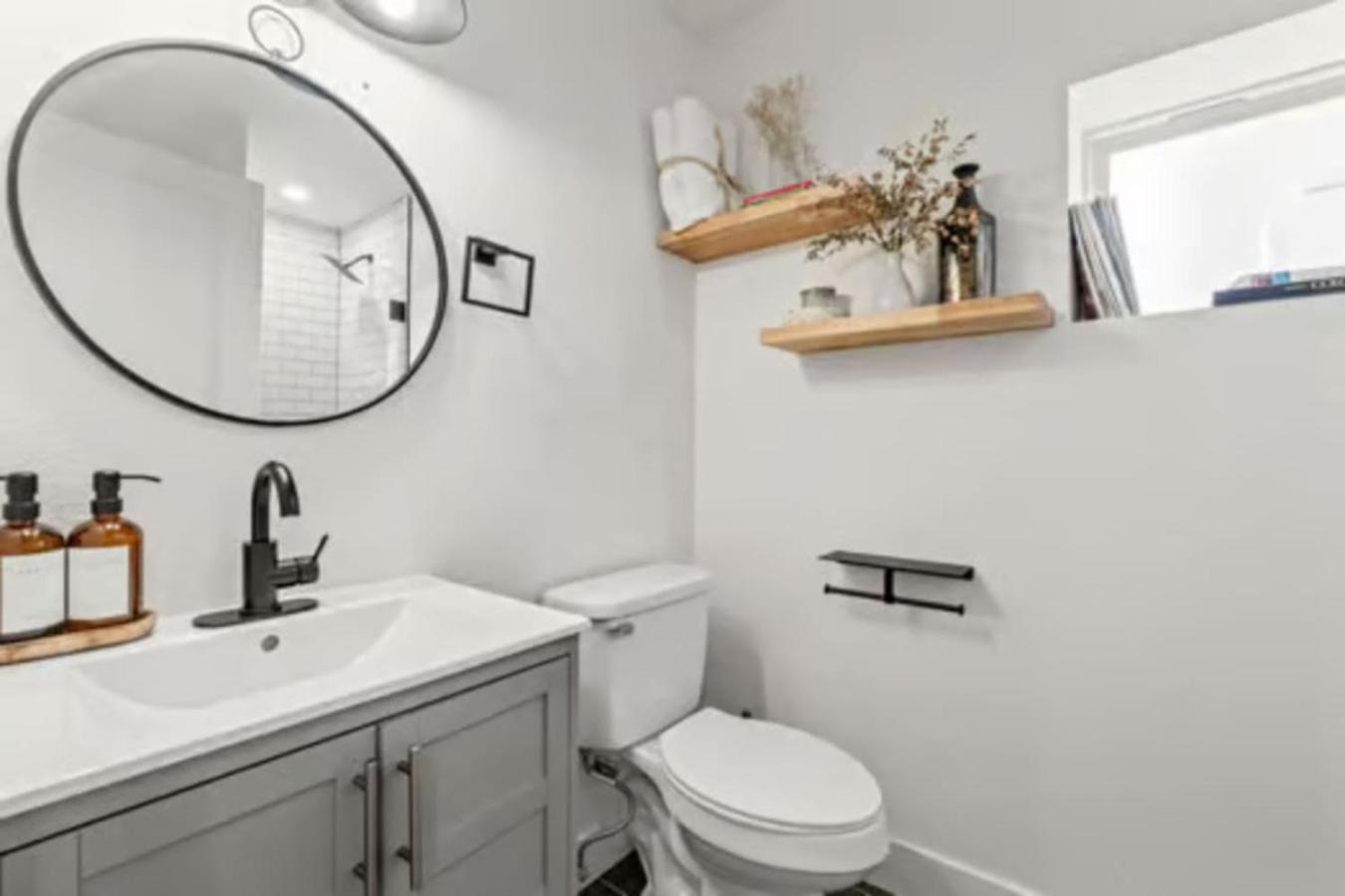 West Denver Radiance Light and Bright 3BR retreat