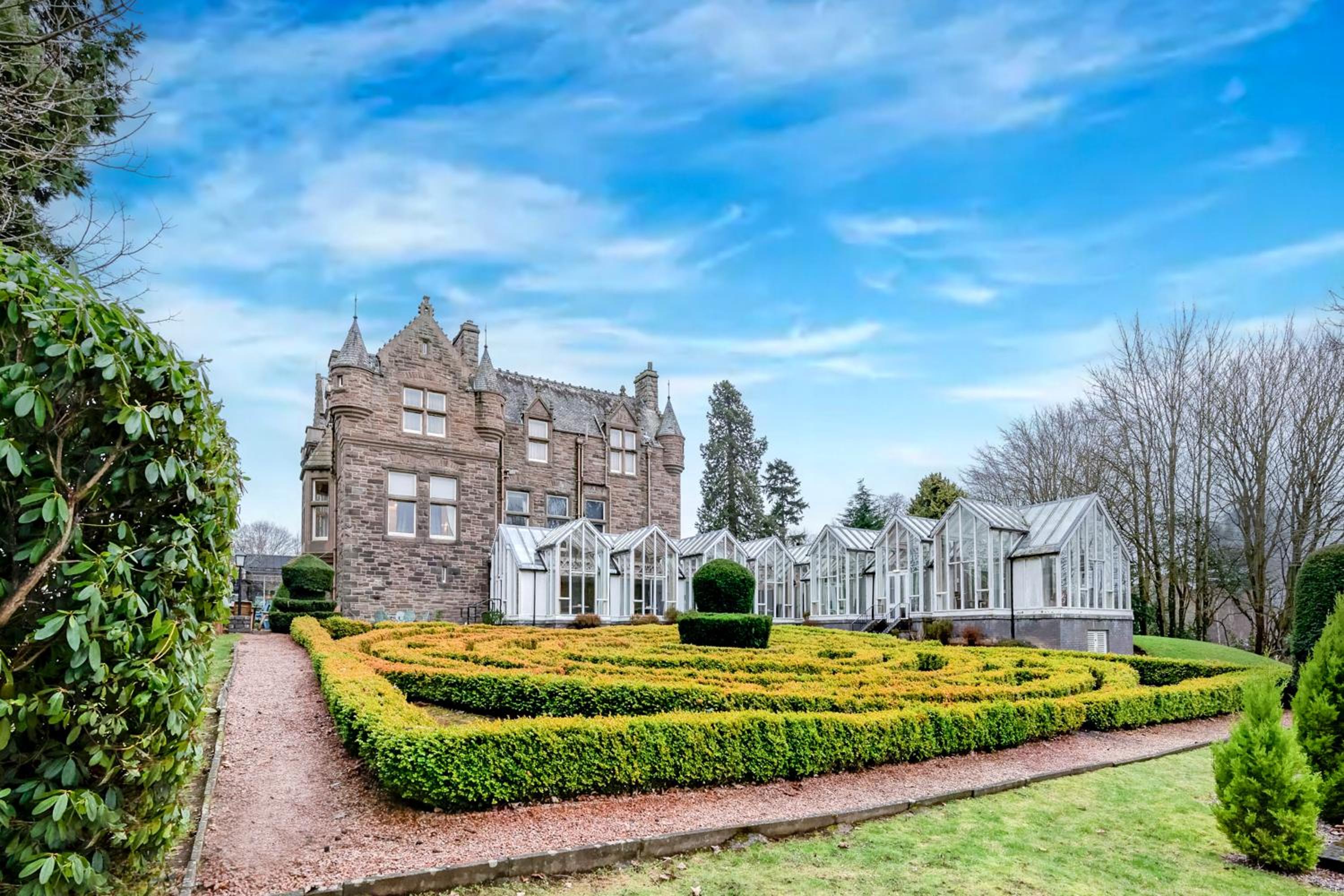 Dundee Serenity Spa Retreat near Perth