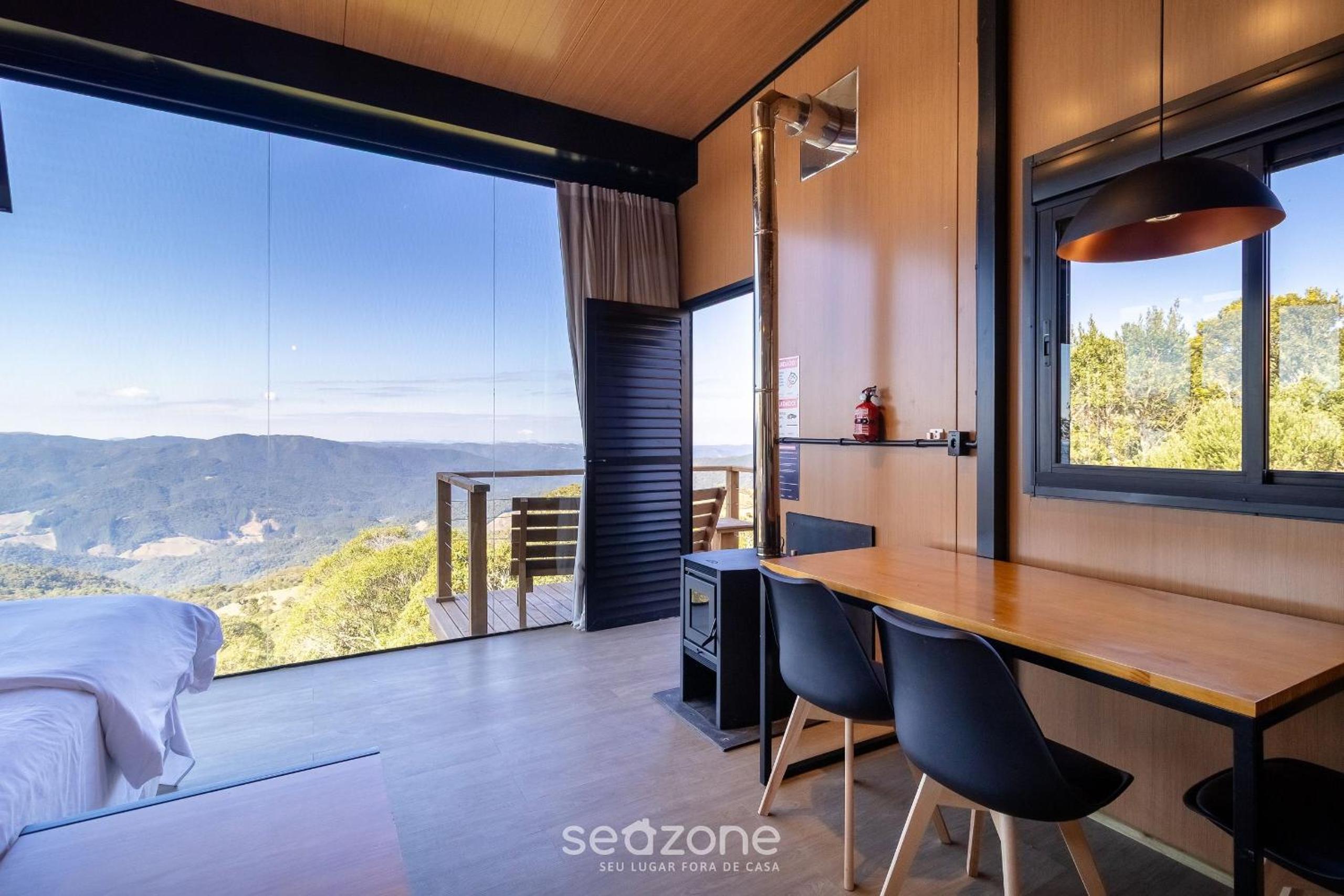 Romantic cabin with mountain views VST037