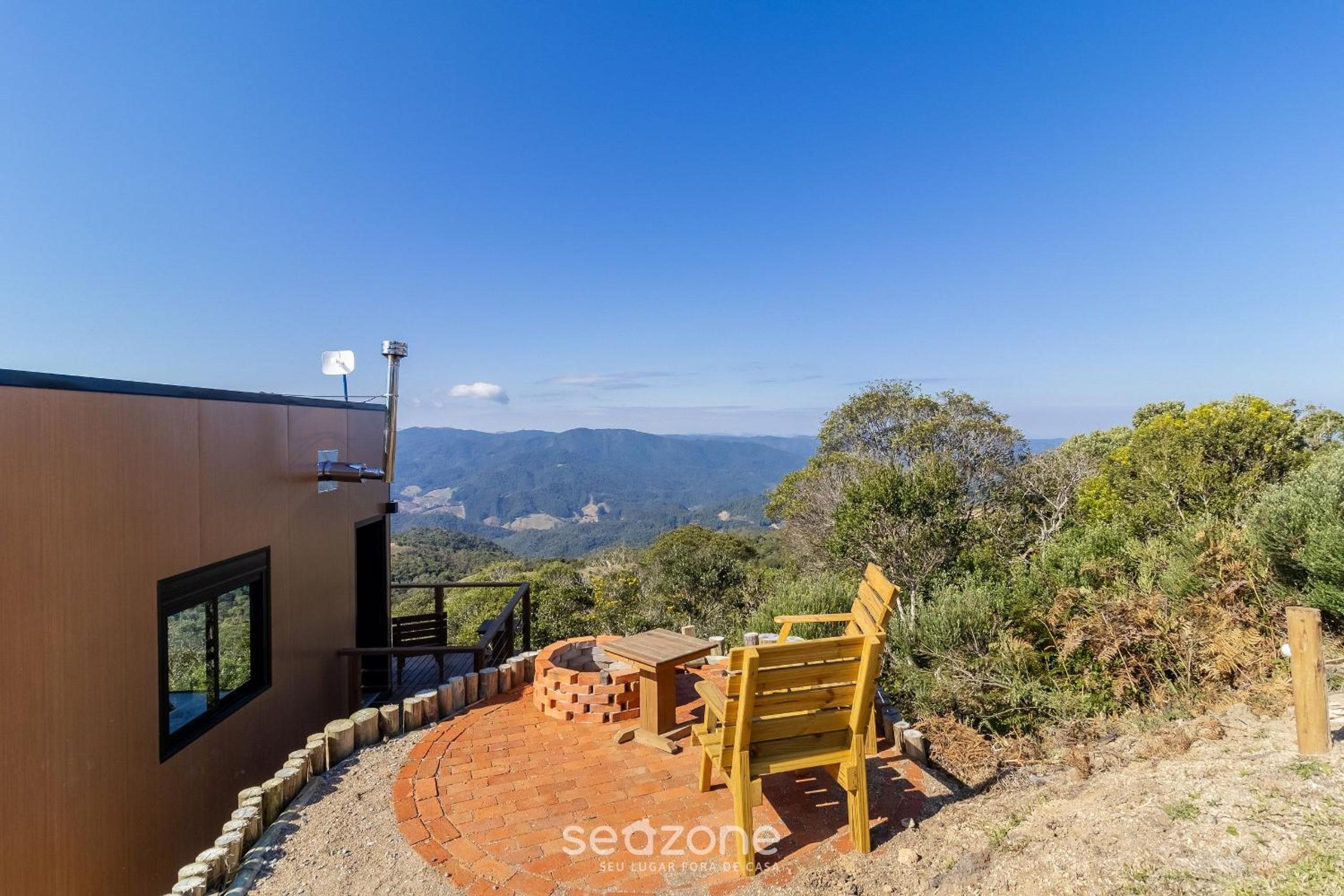 Romantic cabin with mountain views VST037