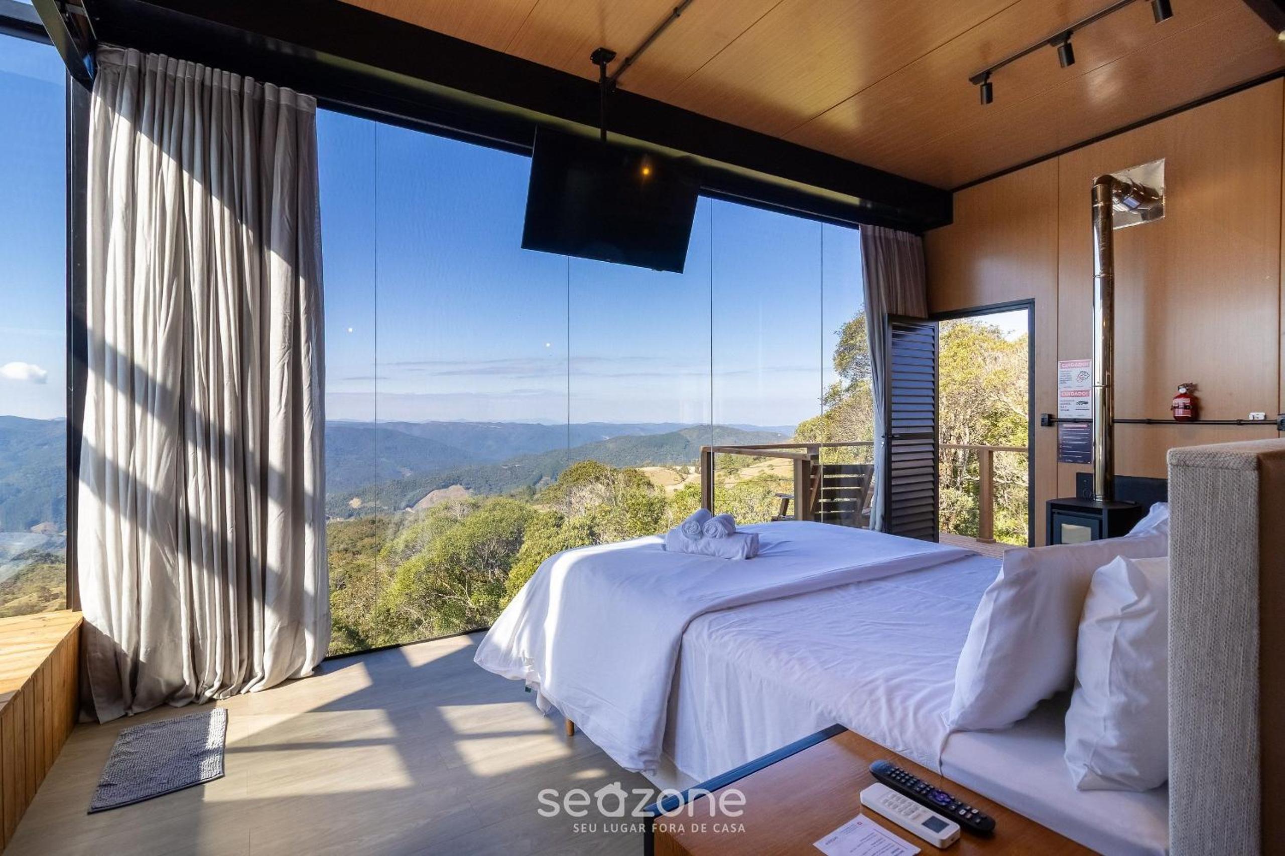 Romantic cabin with mountain views VST037