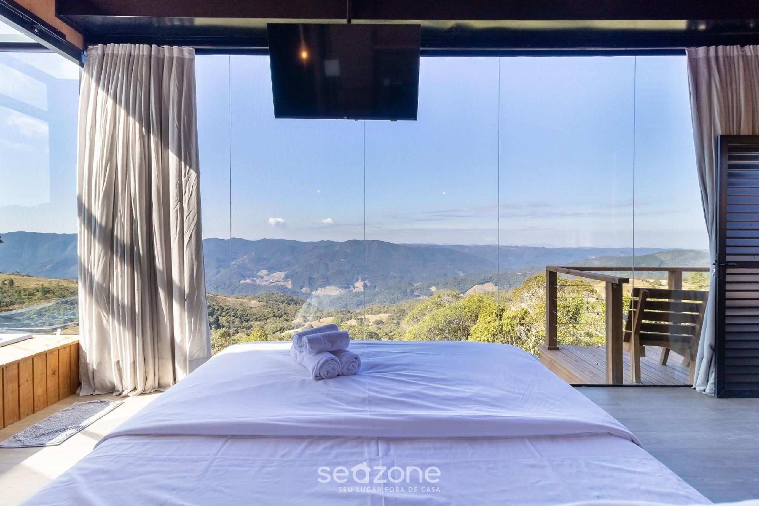 Romantic cabin with mountain views VST037