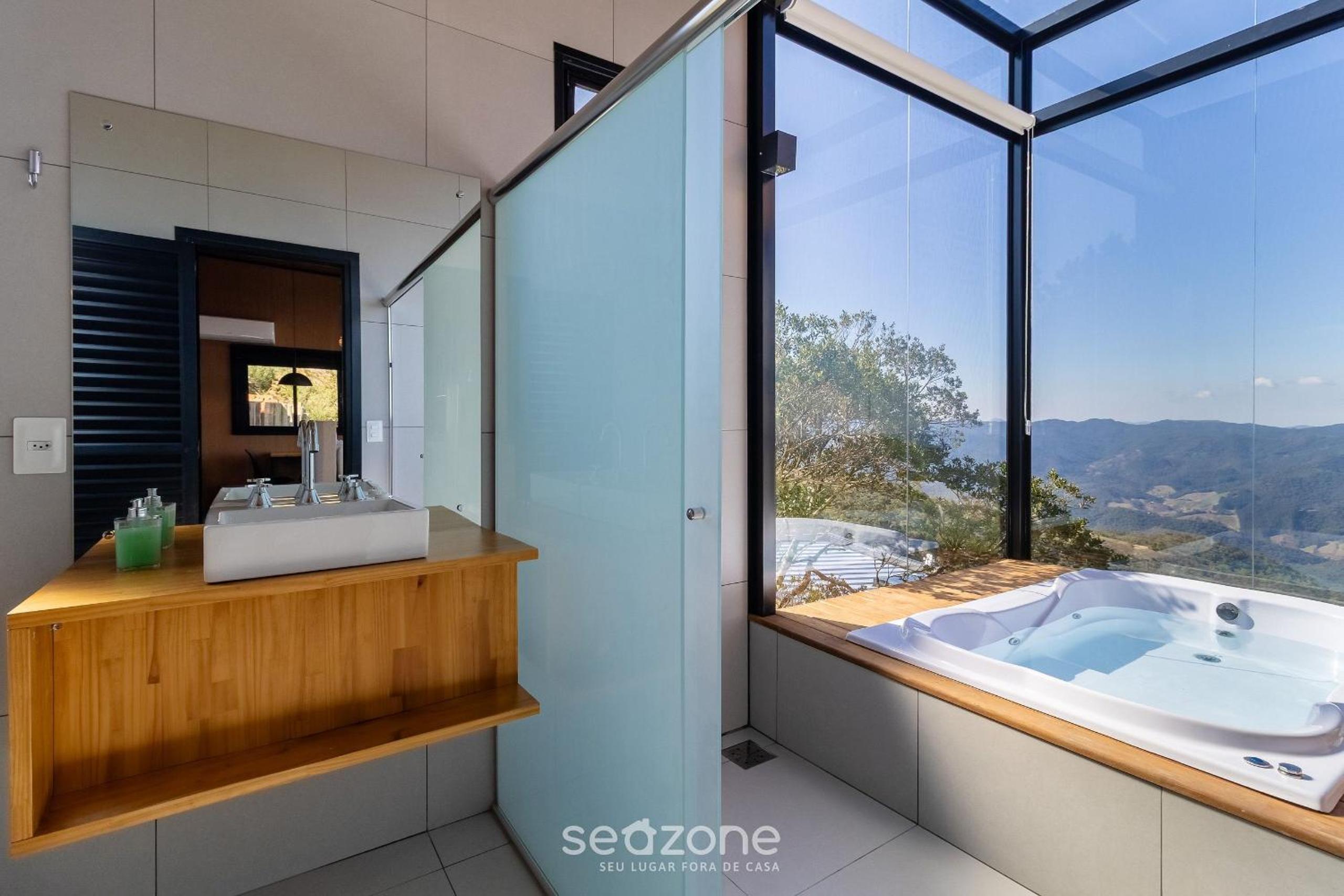 Romantic cabin with mountain views VST037