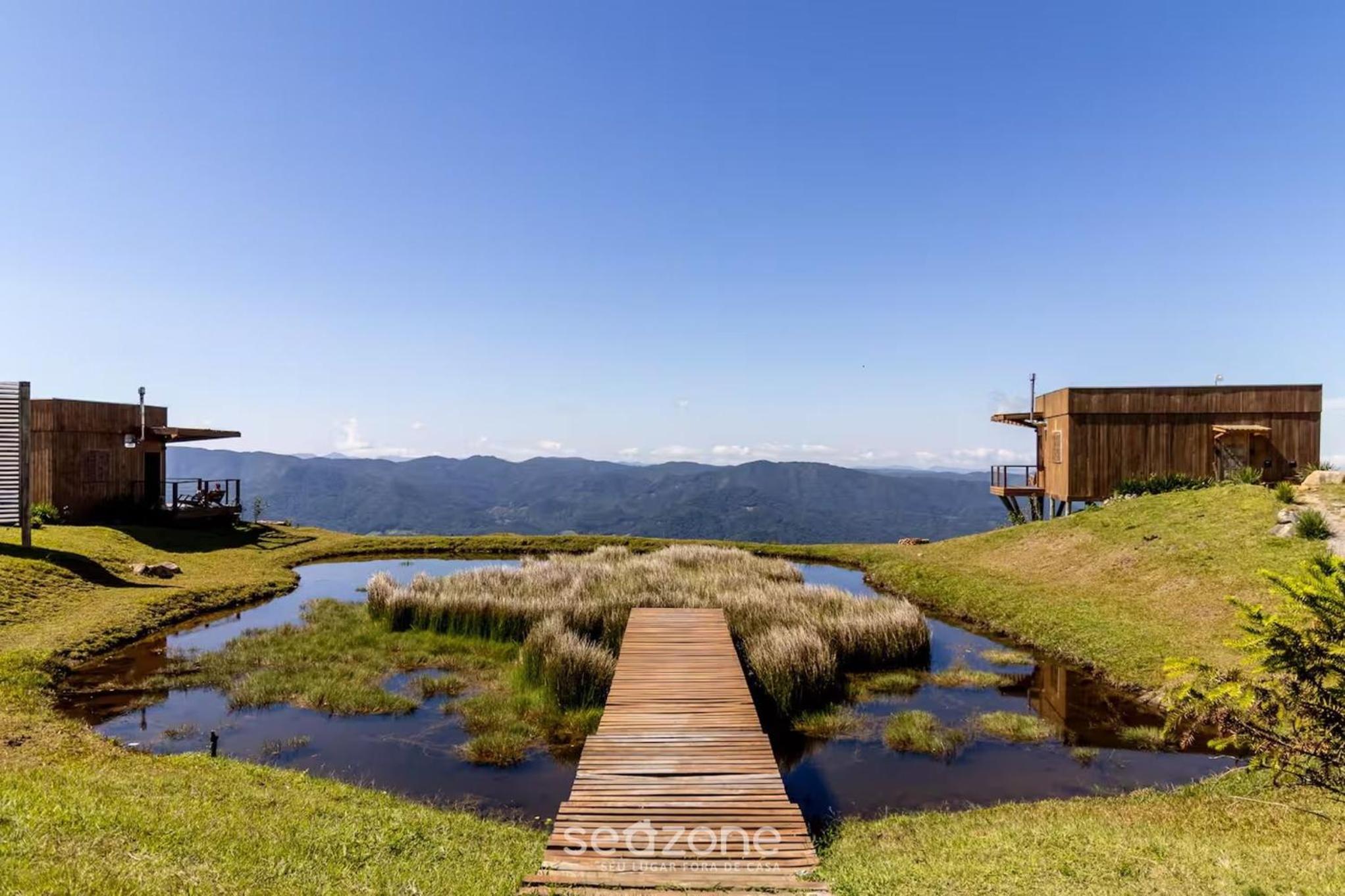 Romantic cabin with mountain views VST037