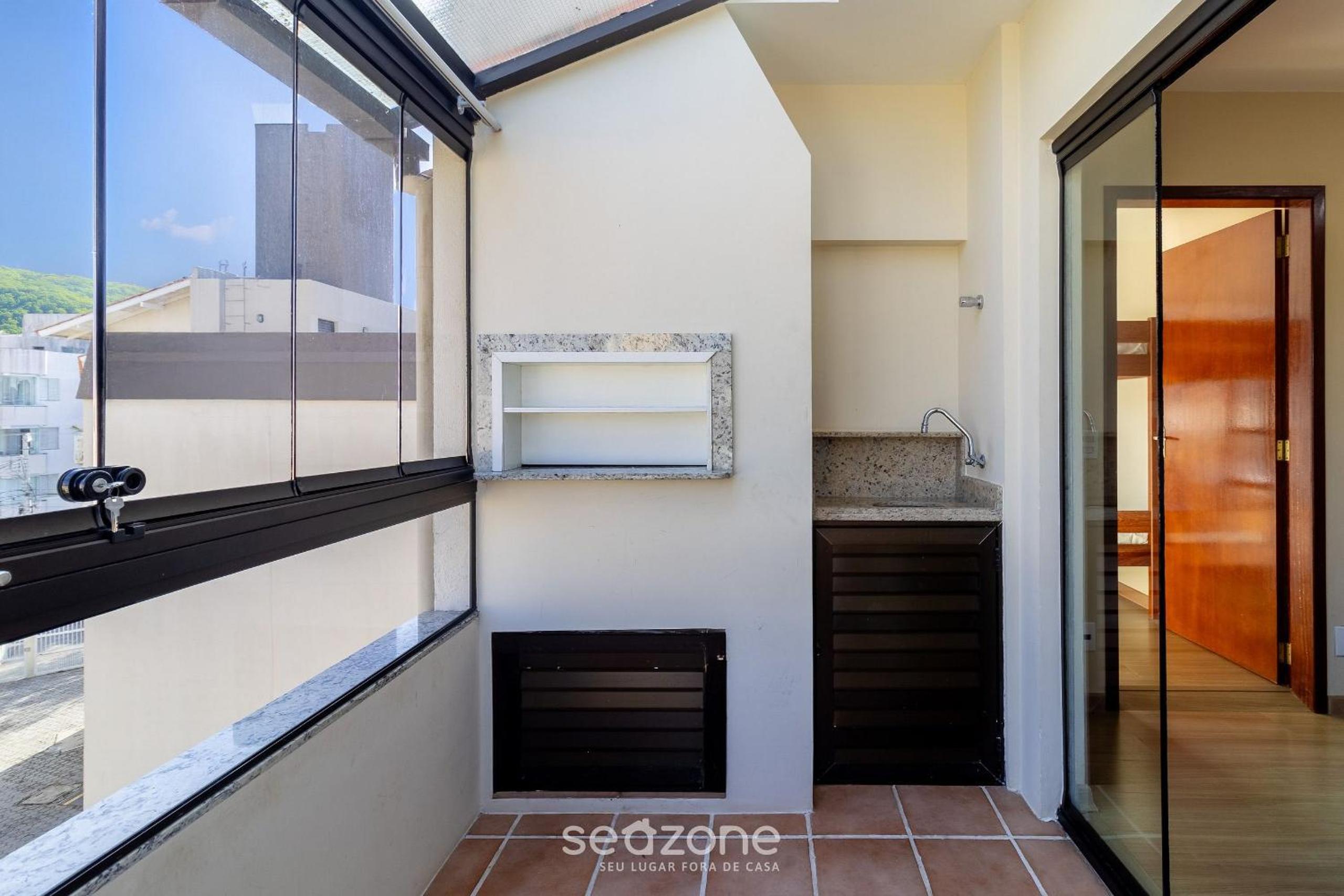 Apart w/ Barbecue 650m from the Beach QTIB0301