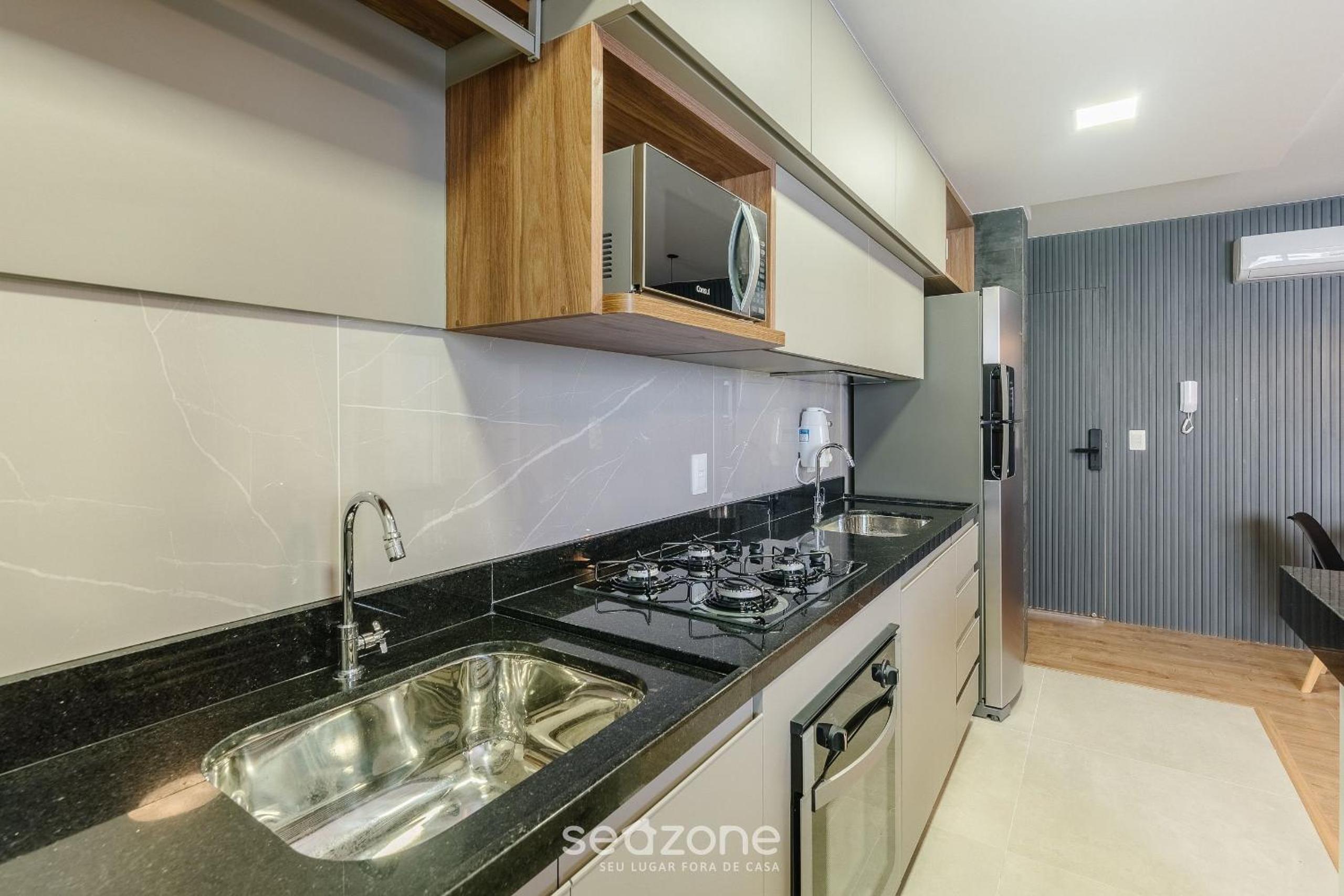 Building with New Apartments 300m from the Beach - EEP