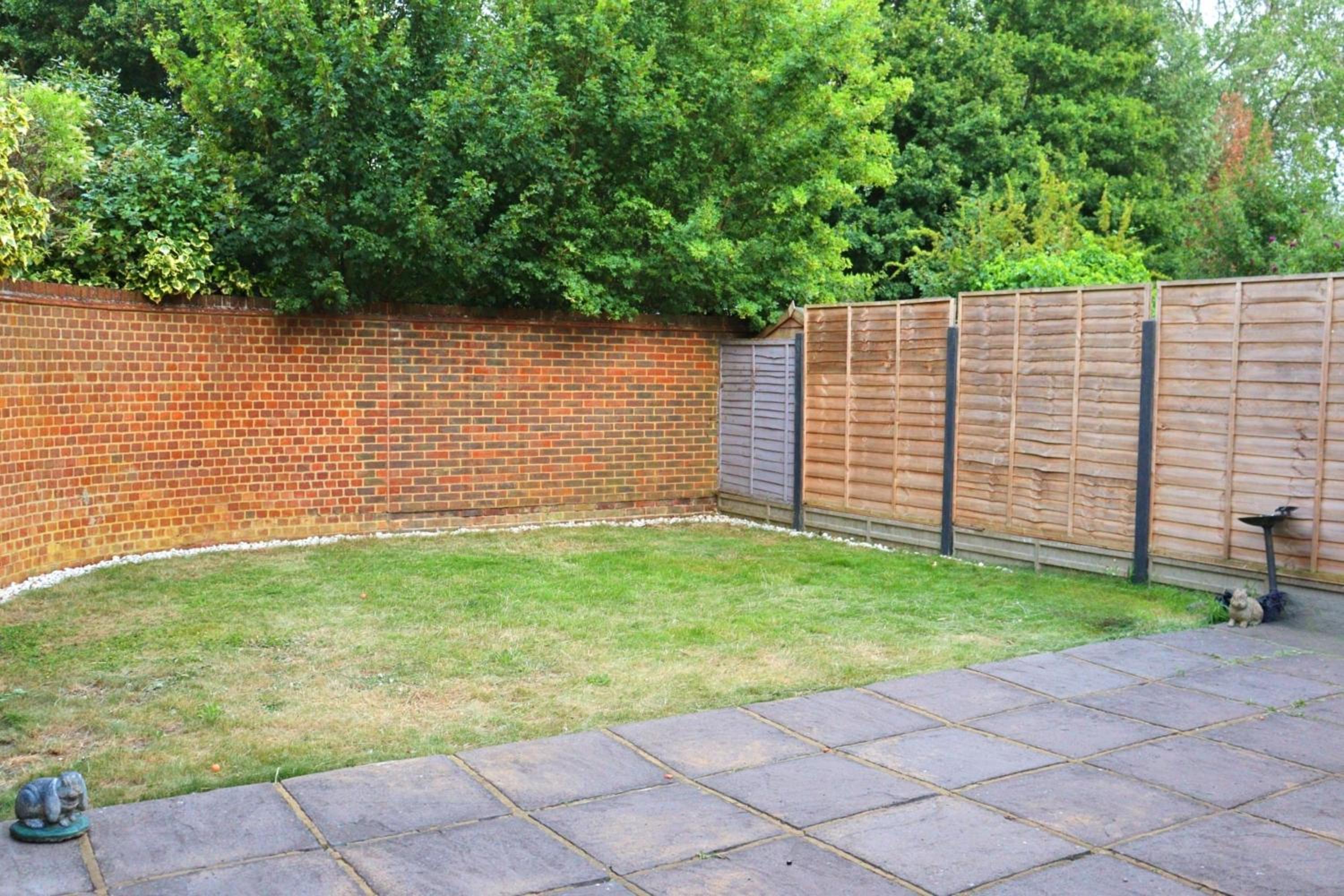 Heathrow Modern House with Parking & Fast WiFi