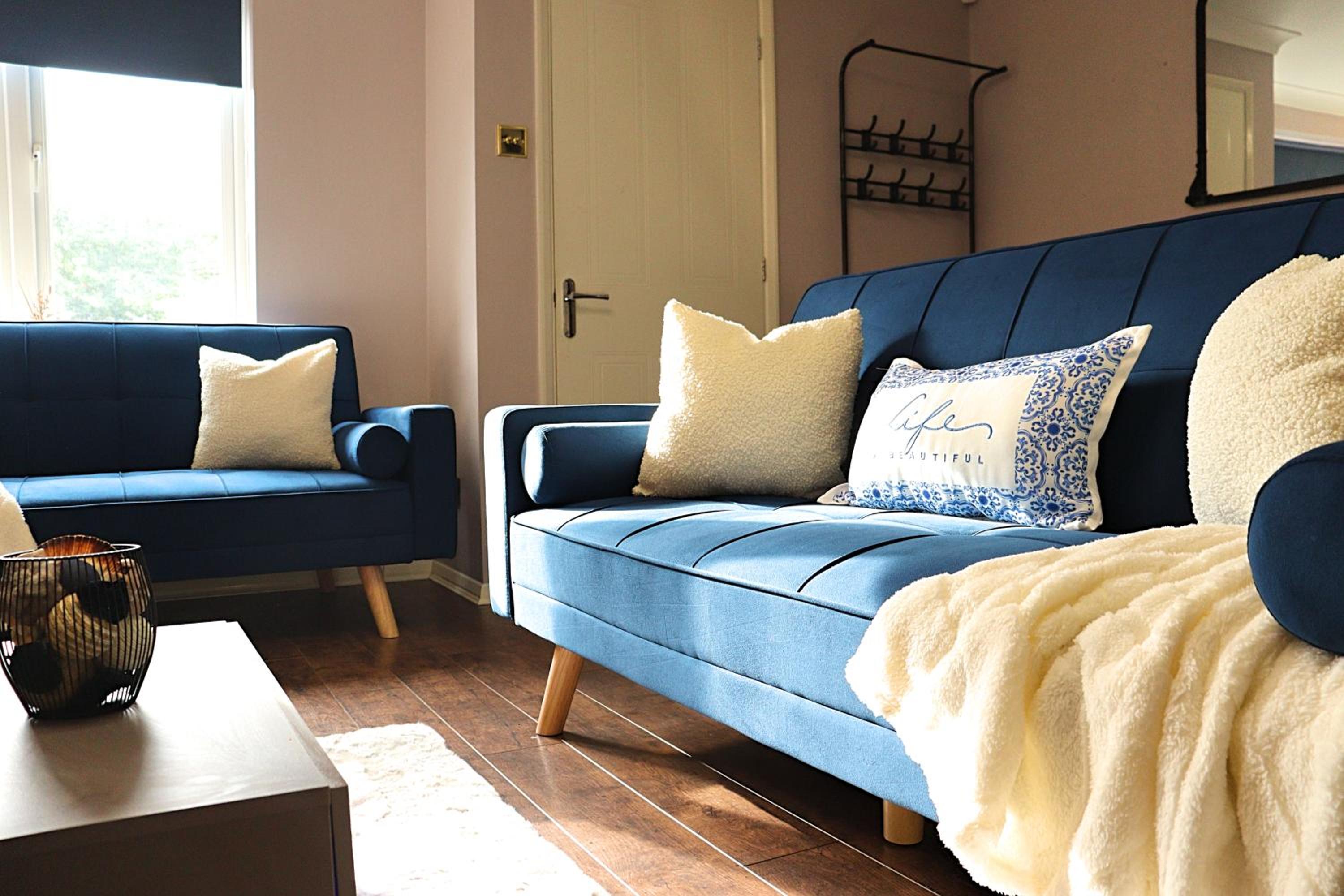Heathrow Modern House with Parking & Fast WiFi